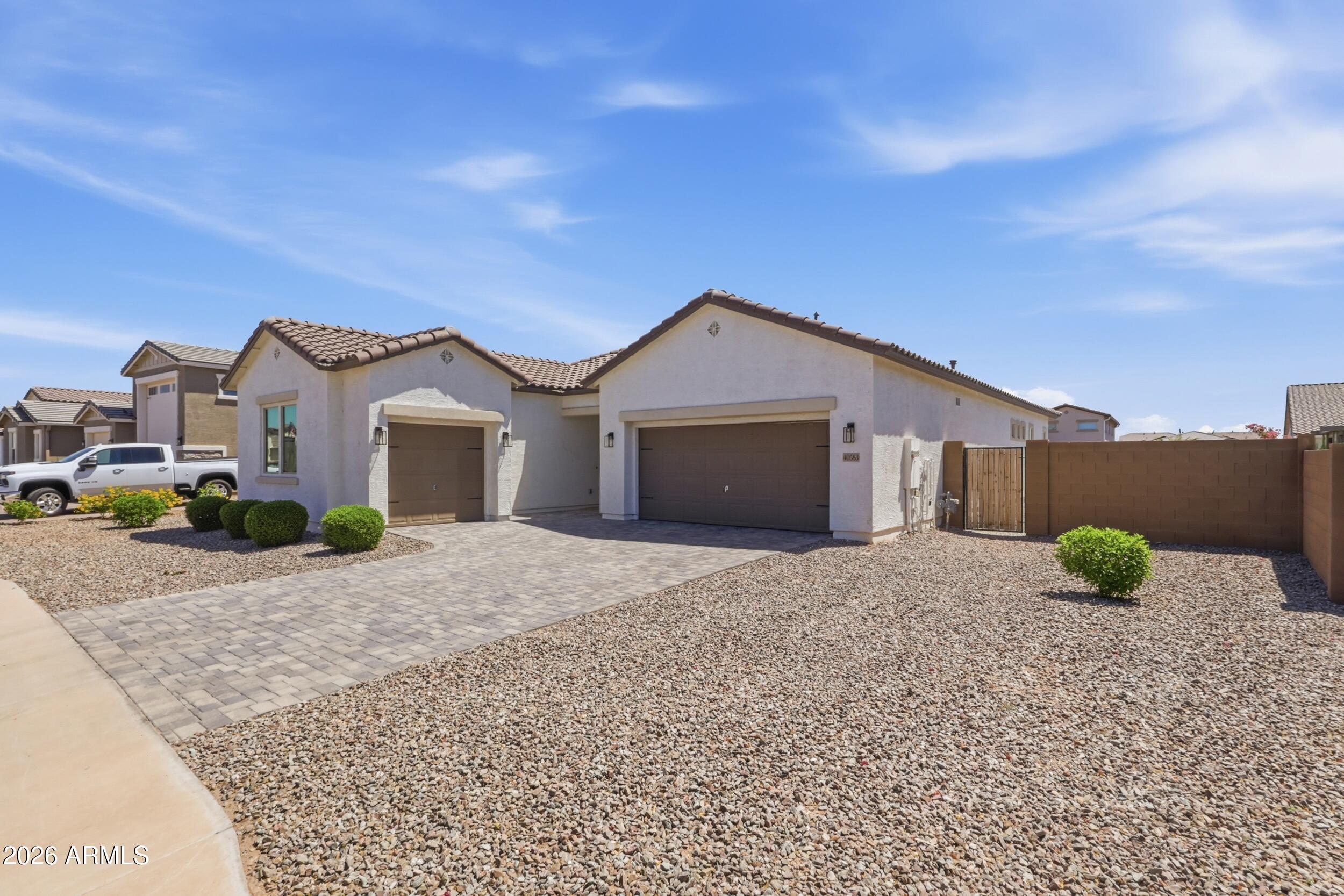 40583 W Desert Fairways Drive — photo