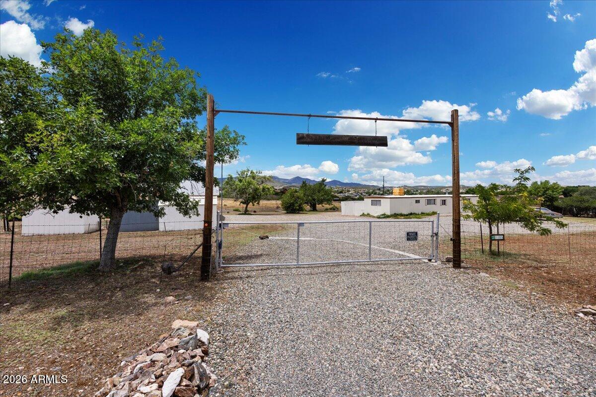 2900 S Holiday Drive — photo