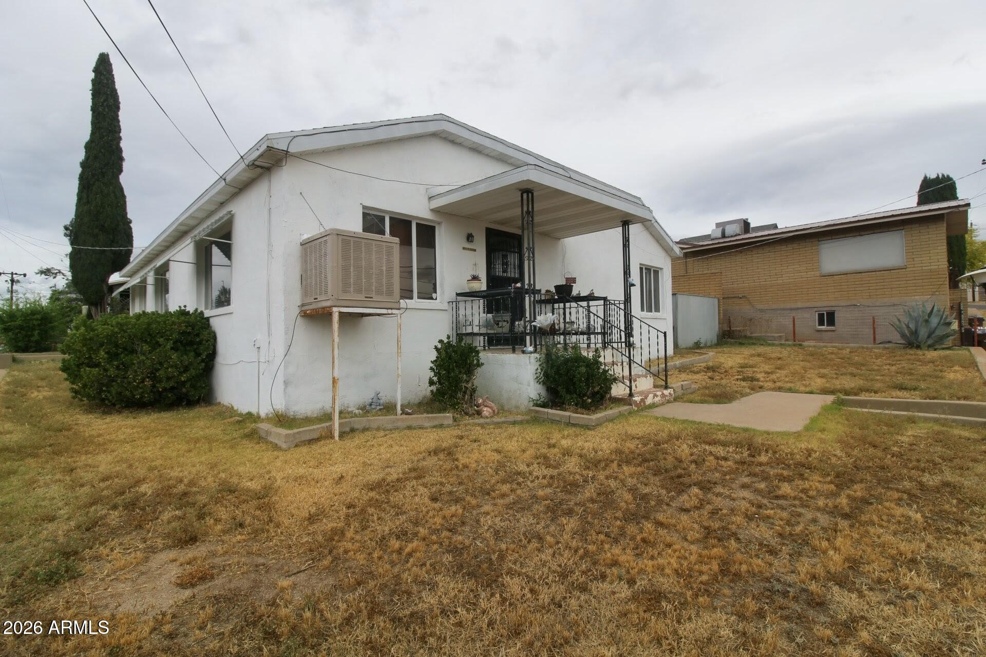 401 E Cedar Street — photo