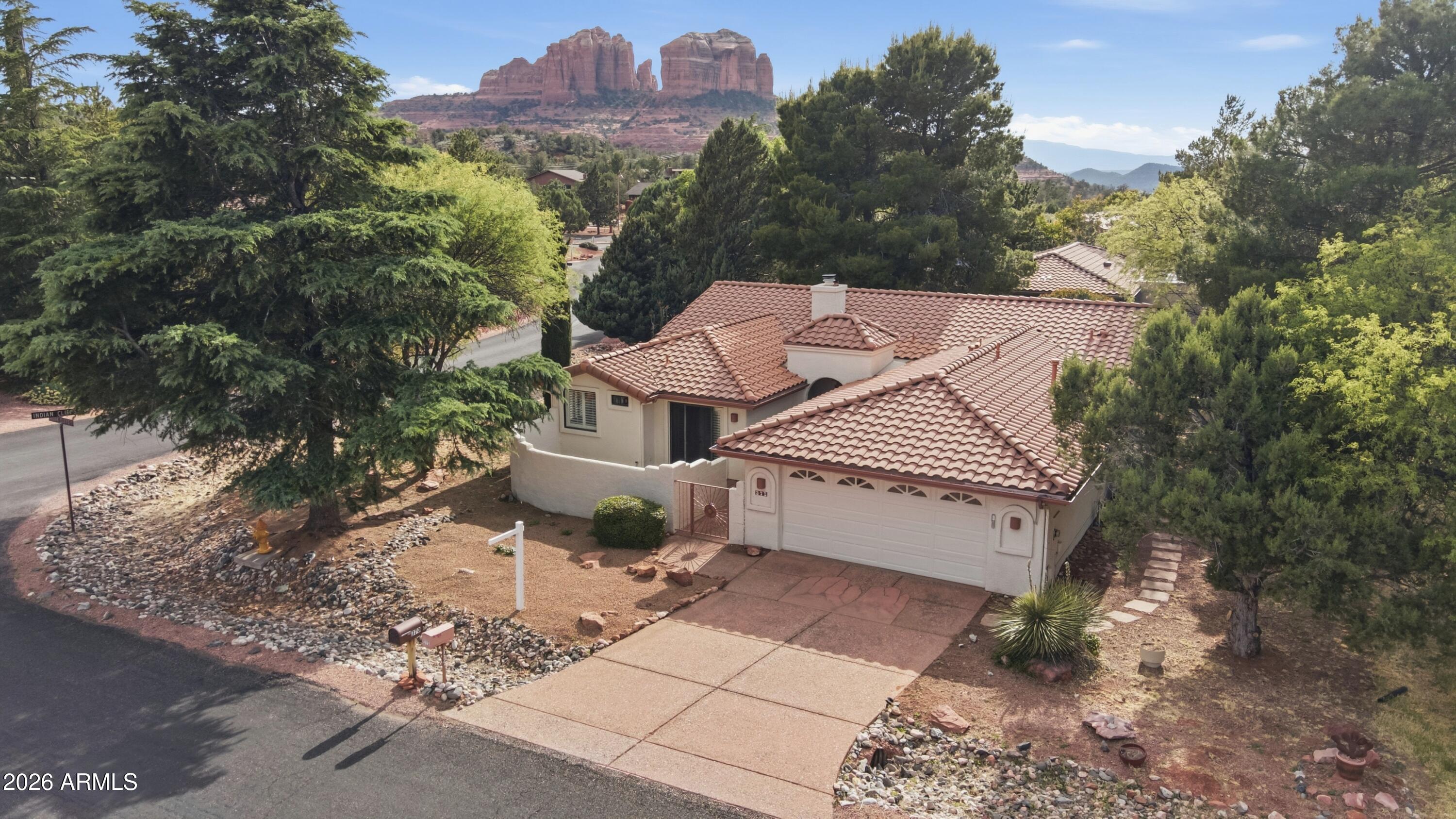 375 Indian Cliffs Road — photo