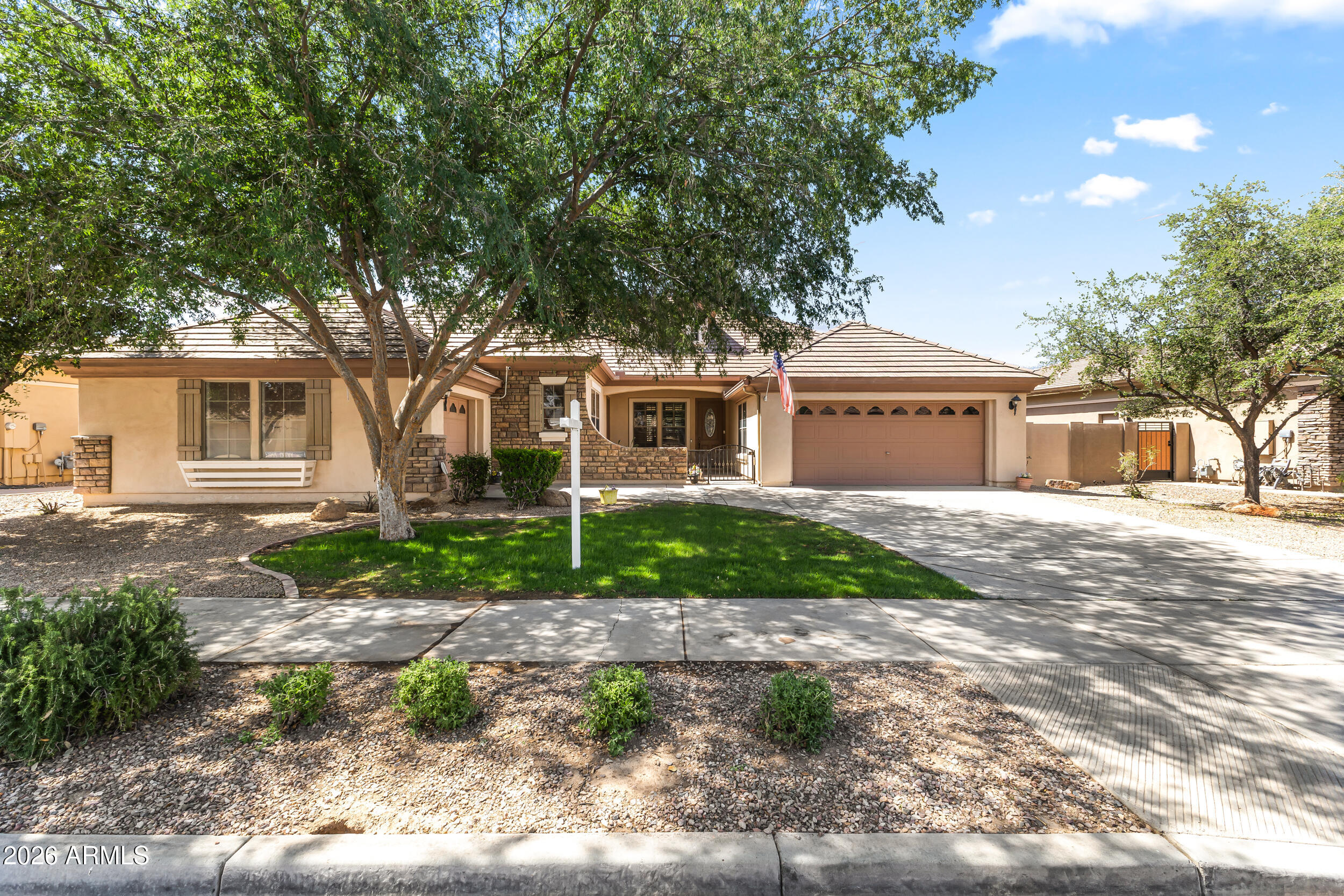 18539 E Carriage Way — photo
