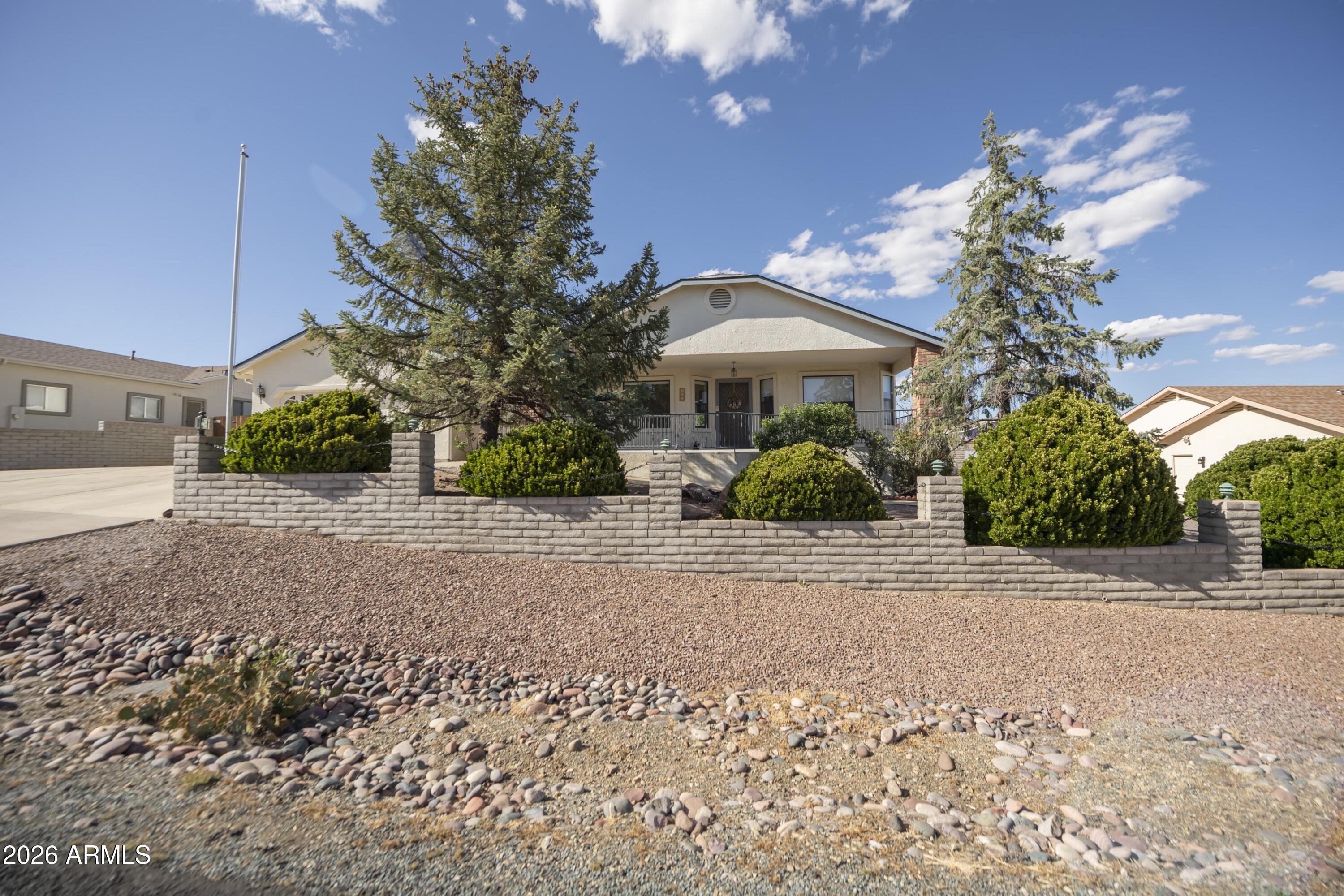4212 N Cypress Circle — photo