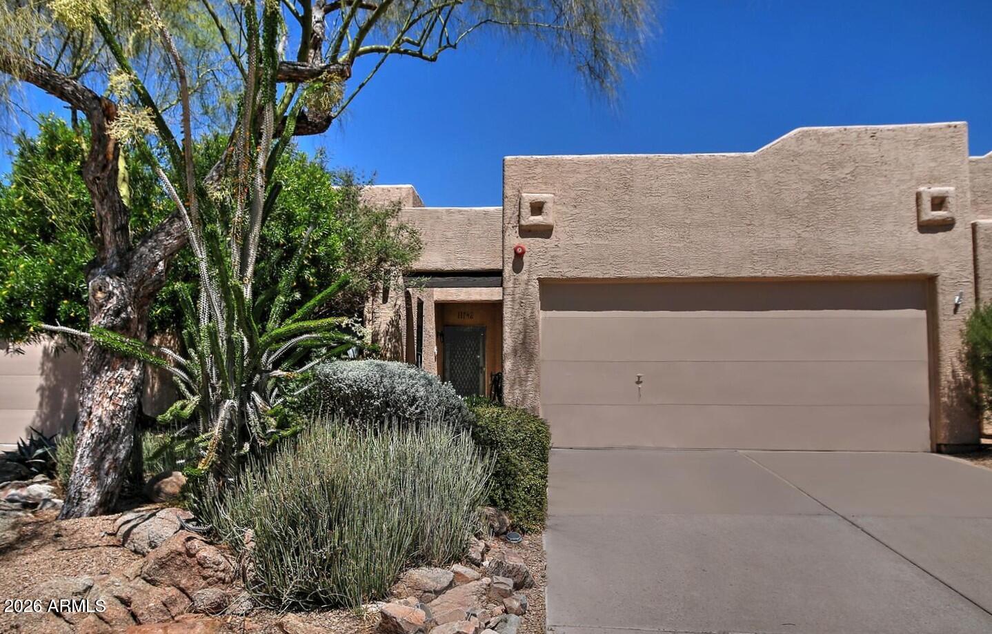 11742 E Mercer Lane — photo
