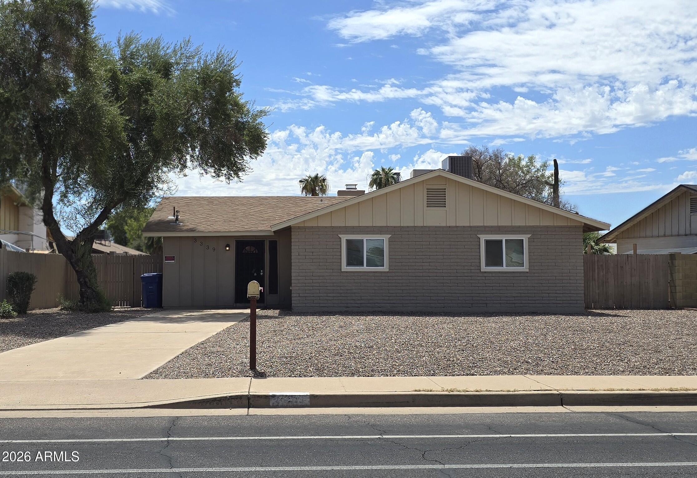 3339 W Cholla Street — photo