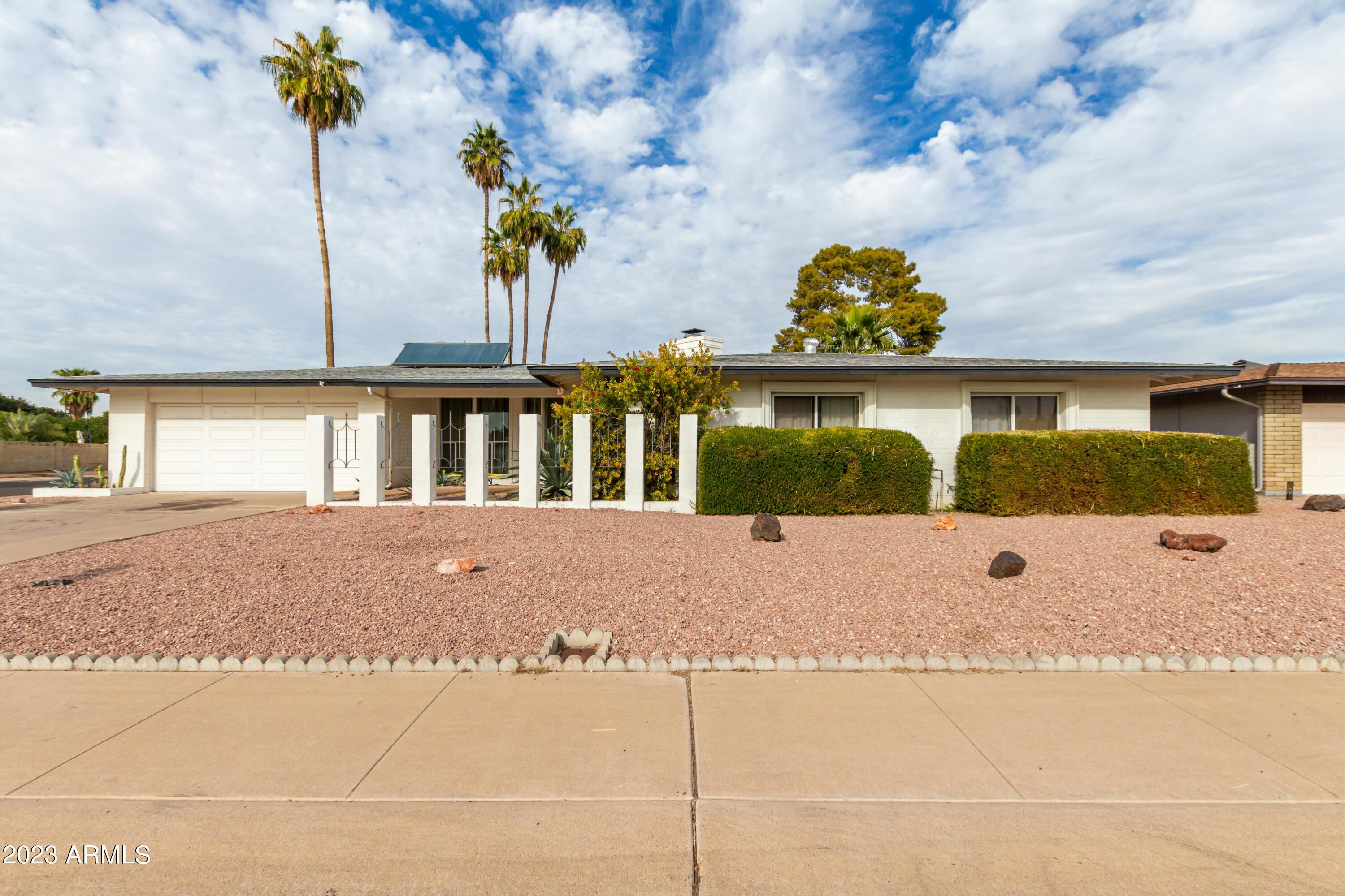 4428 W Laurie Lane — photo