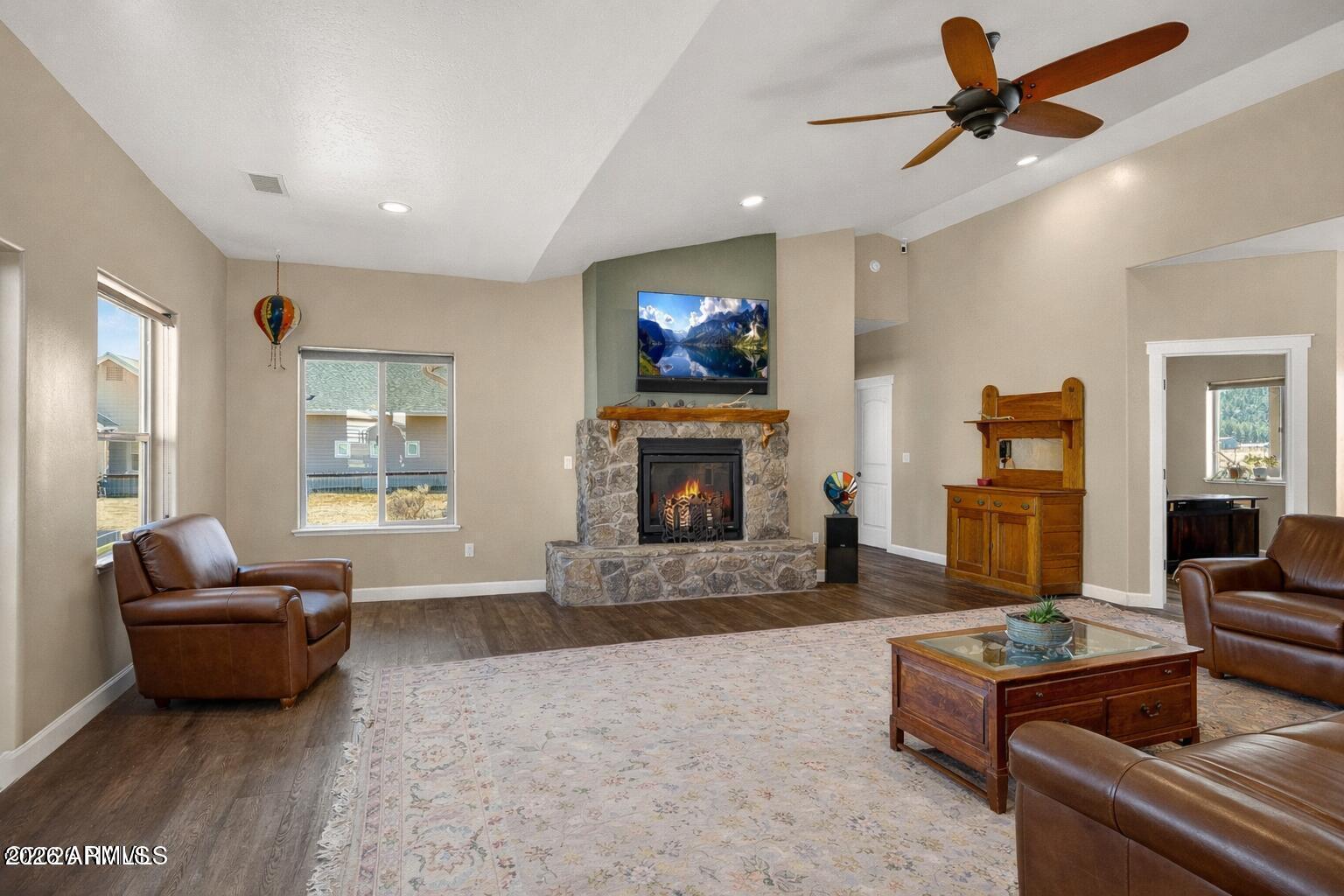 8951 Richfield Drive — photo
