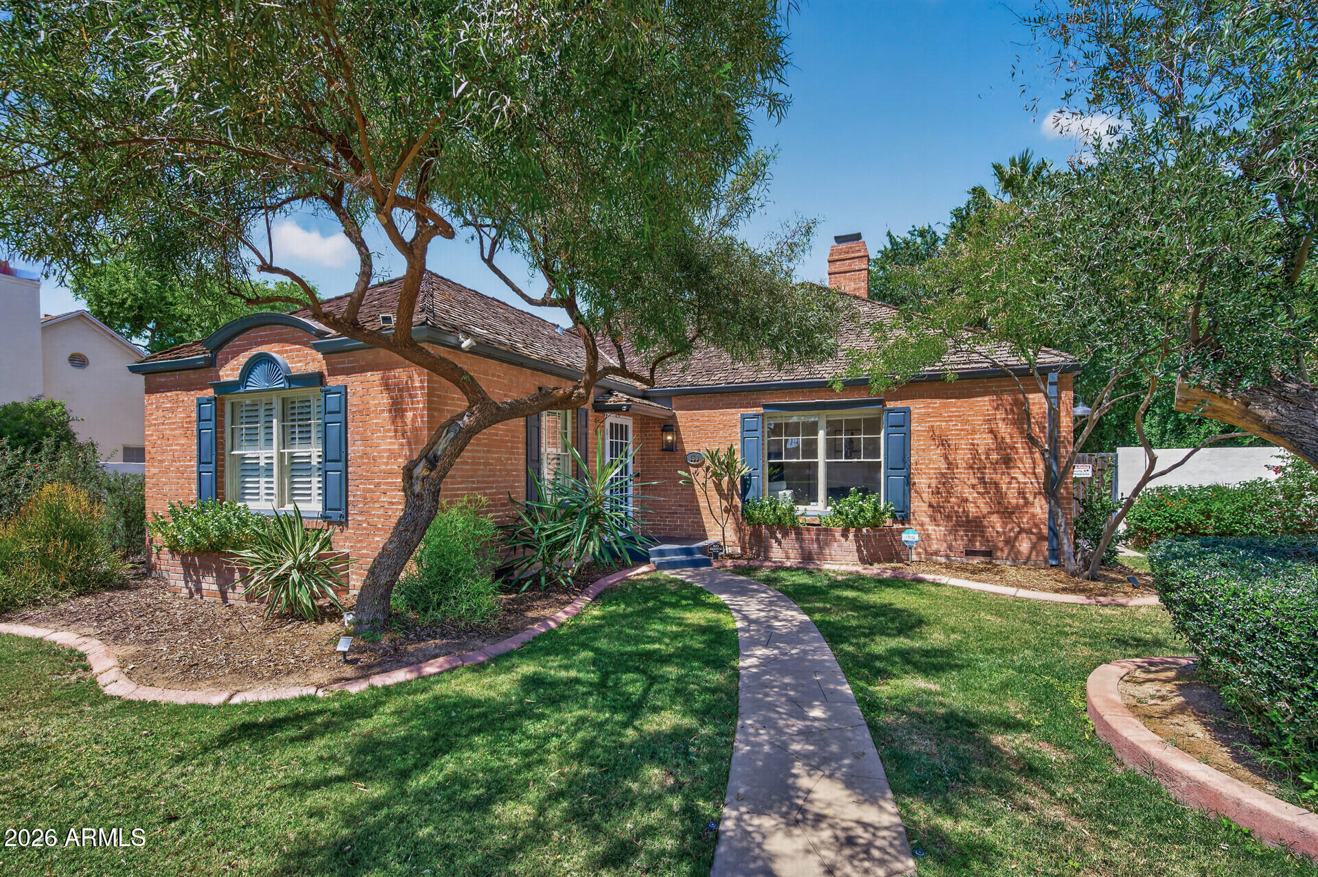 130 E Alvarado Road — photo