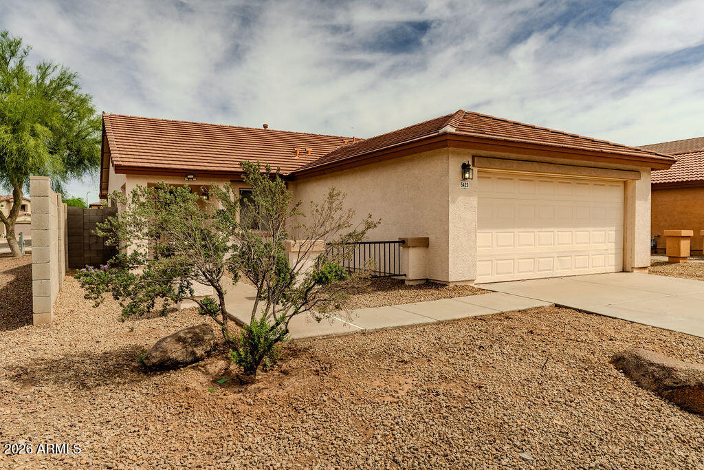 5422 W Huntington Drive — photo