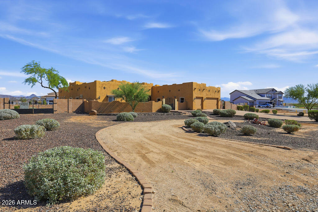1506 E Red Range Way — photo