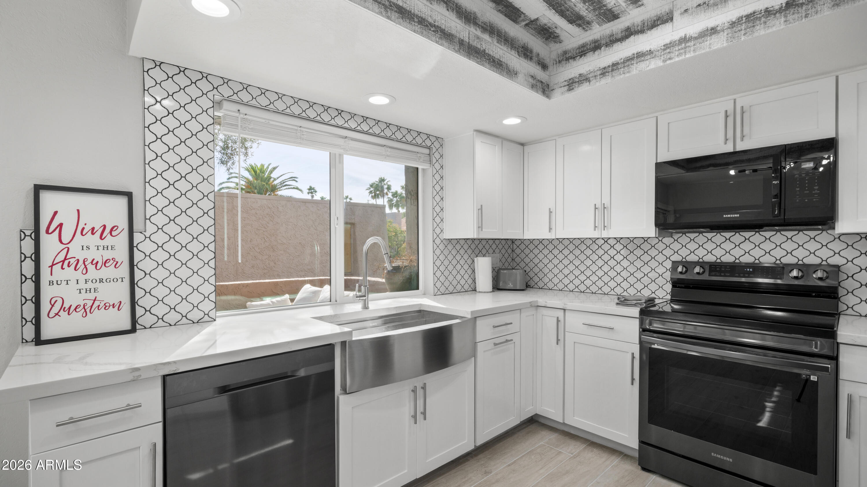 7329 N Via Camello Del Norte 115 — photo
