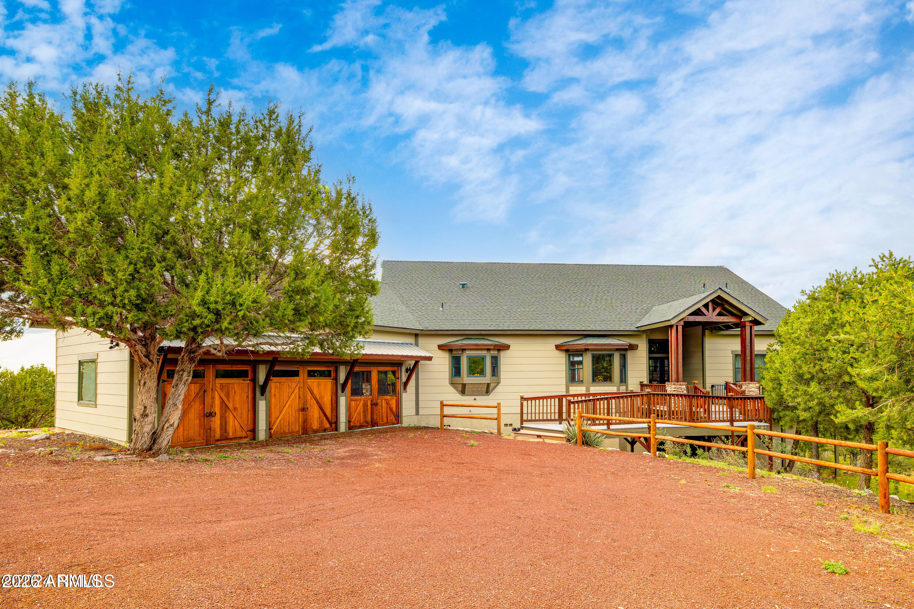 2667 E Overlook Drive — photo