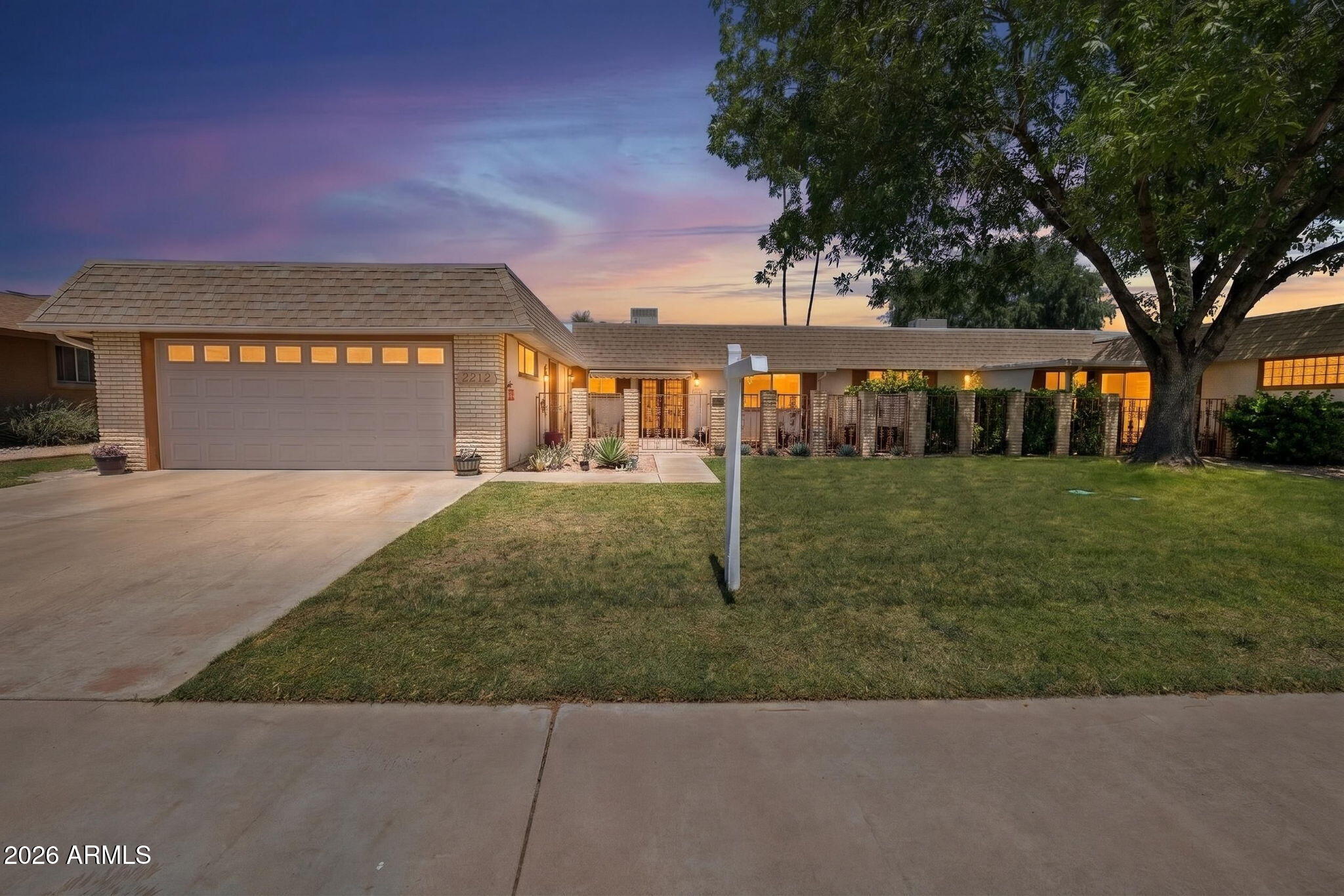 10916 W Cameo Drive — photo