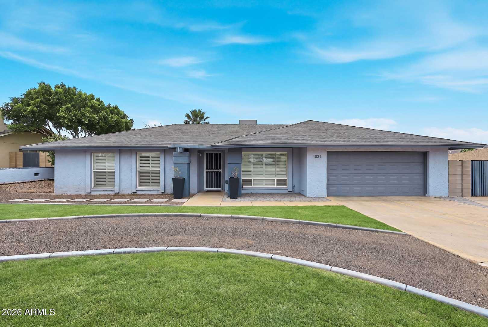 1037 E Acoma Drive — photo
