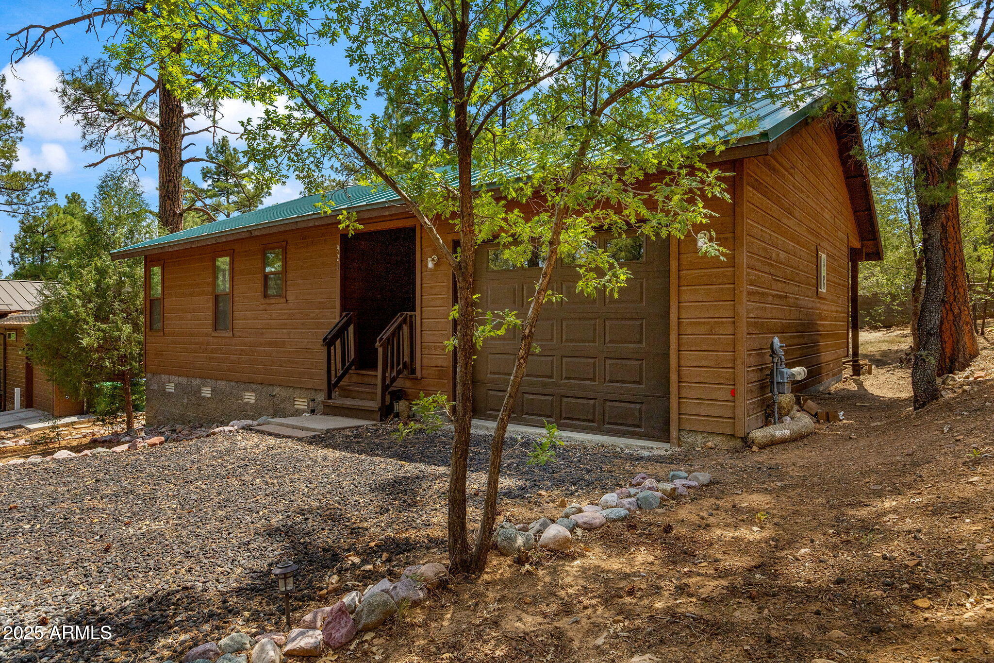 921 E Lauren Court — photo