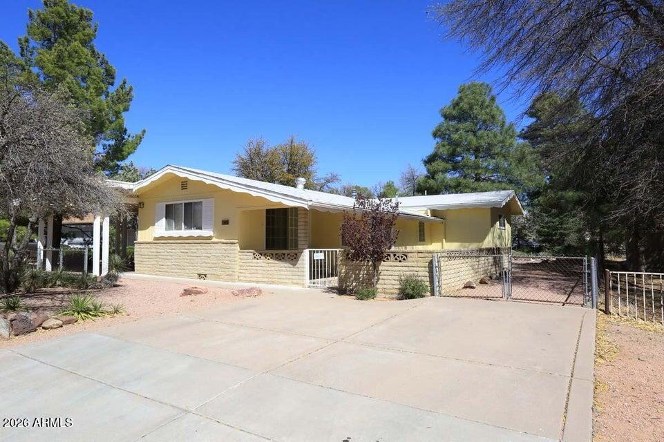 608 E Bonita Street — photo