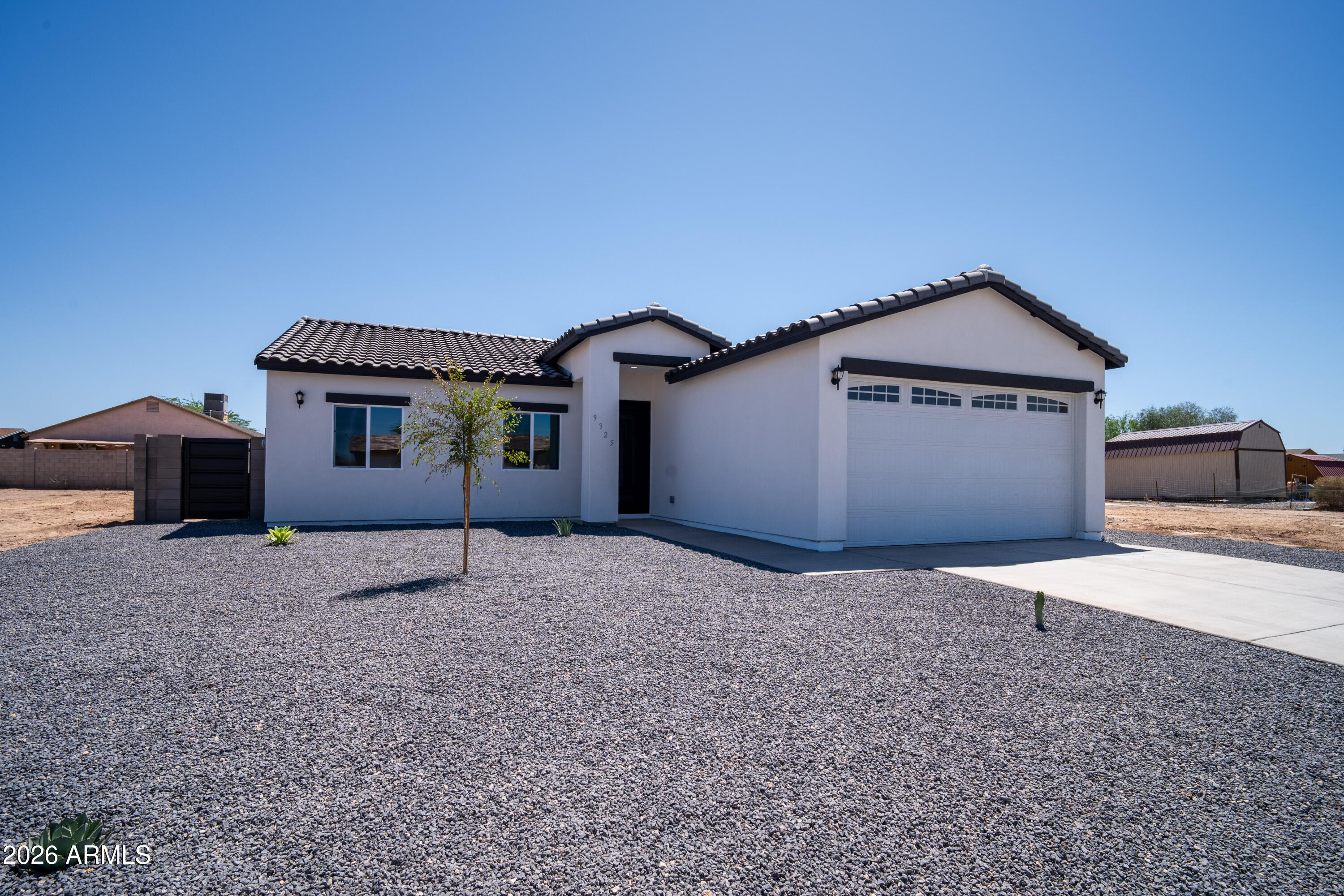 9325 W Oneida Drive — photo