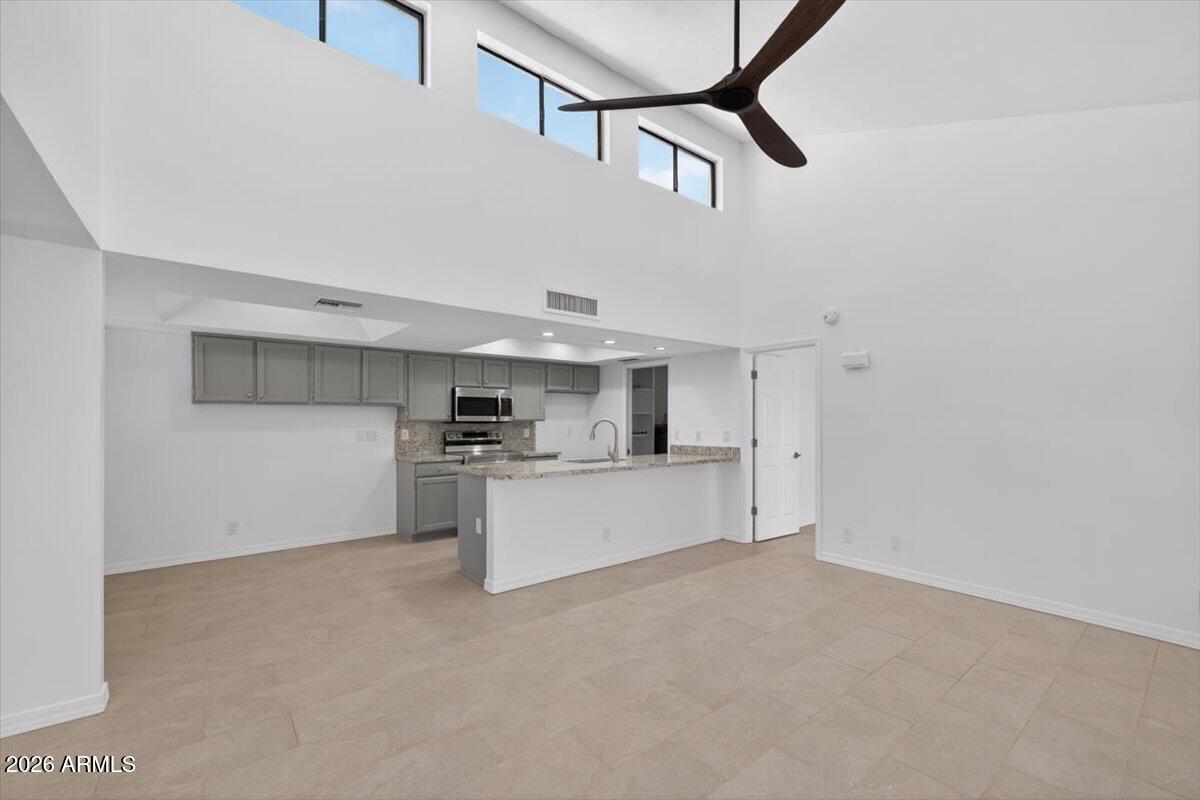 633 W Southern Avenue 1152 — photo