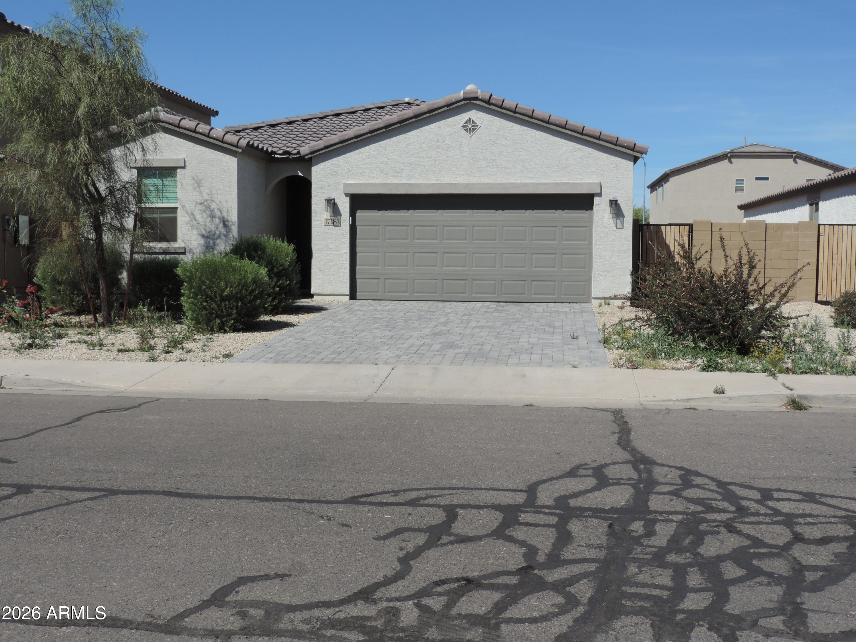 1718 W Toltec Drive — photo