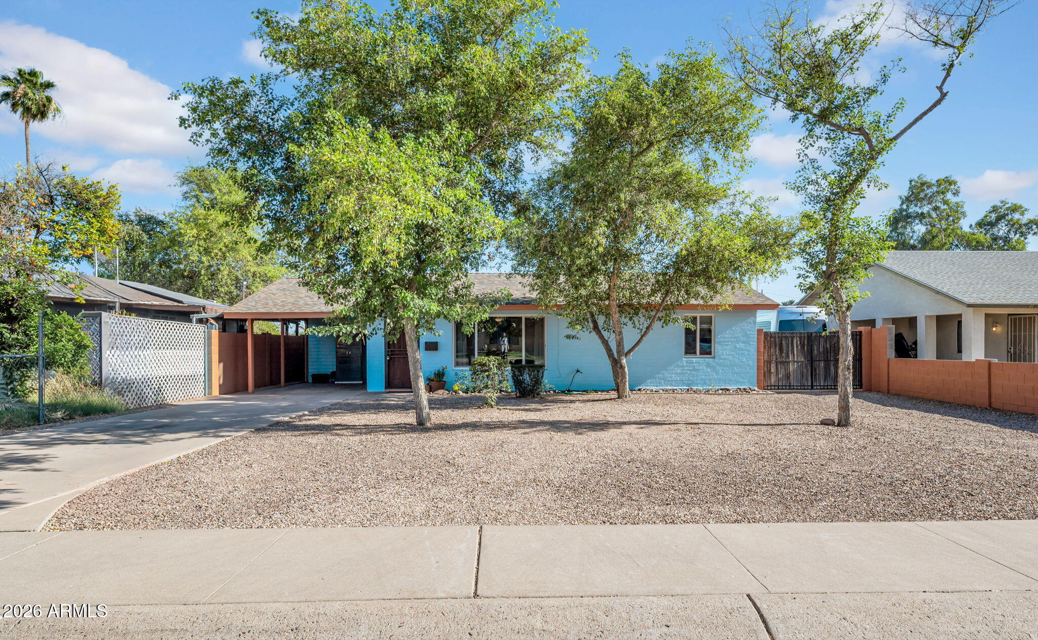 413 W Caron Street — photo