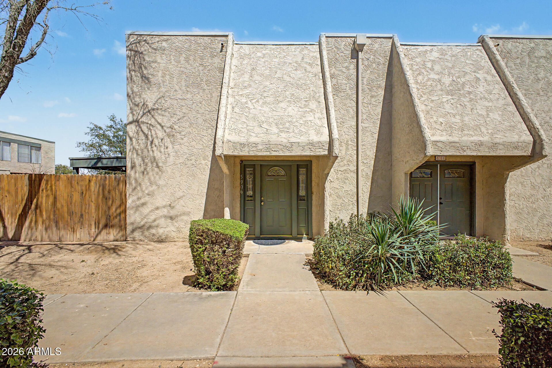 5906 W Golden Lane — photo
