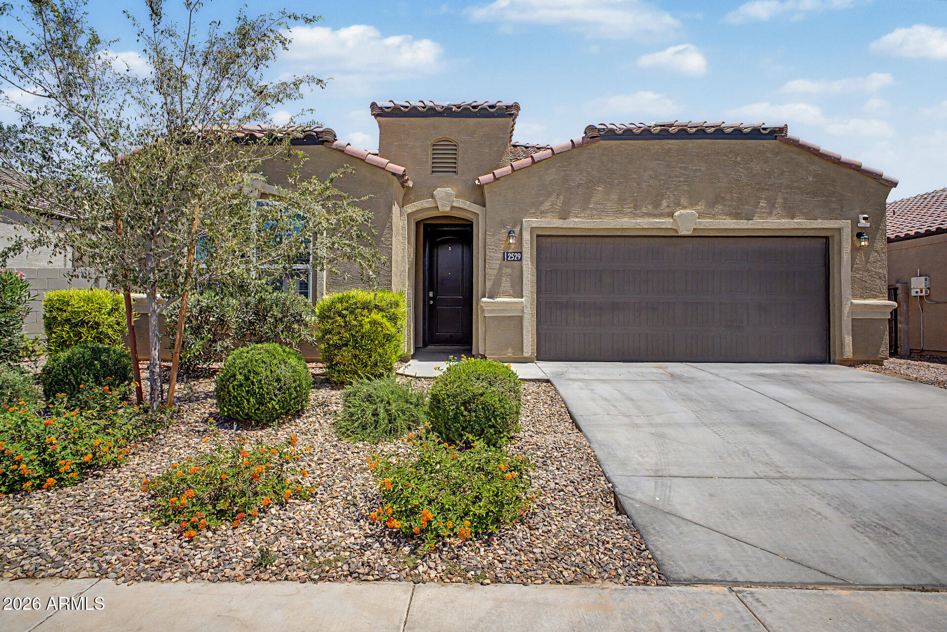 2529 N Camden Drive — photo