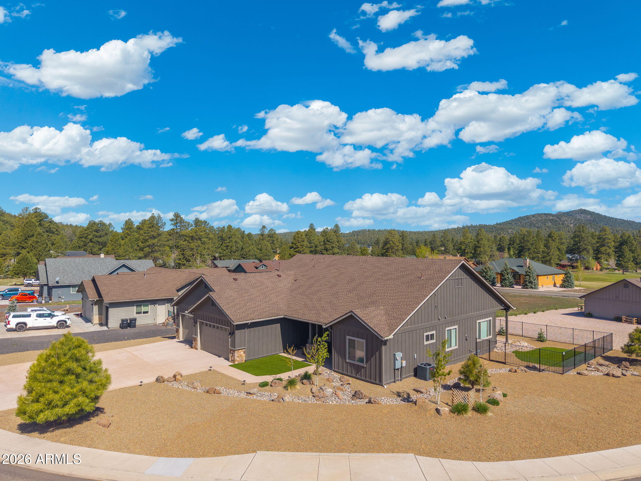 2712 W Highland Meadows Drive — photo