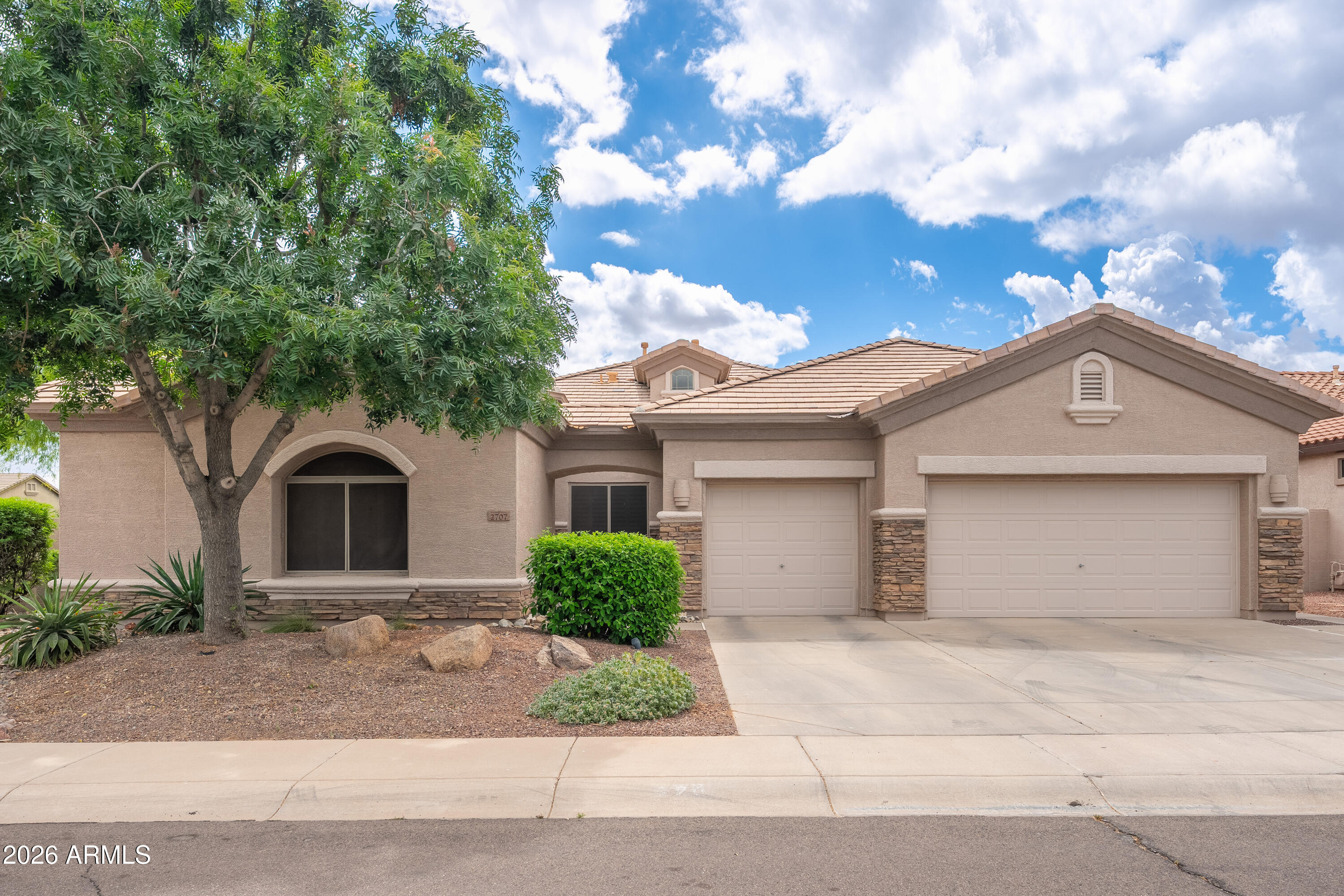 2707 E Westchester Drive — photo