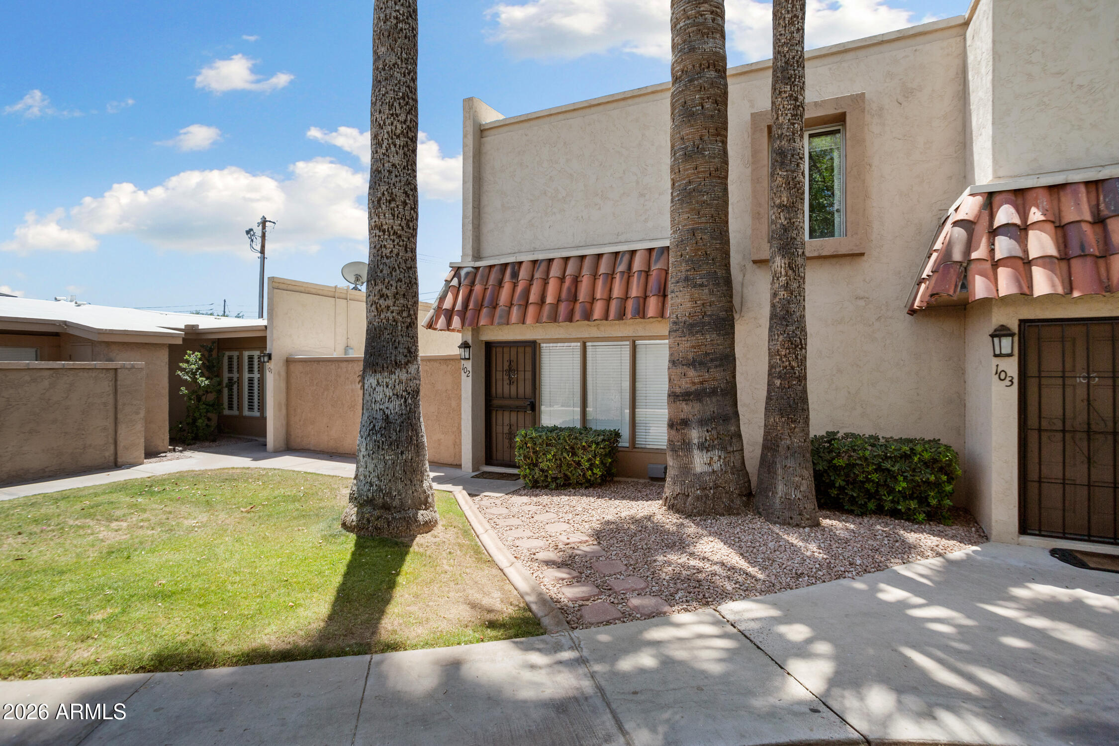 1320 E Bethany Home Road 102 — photo