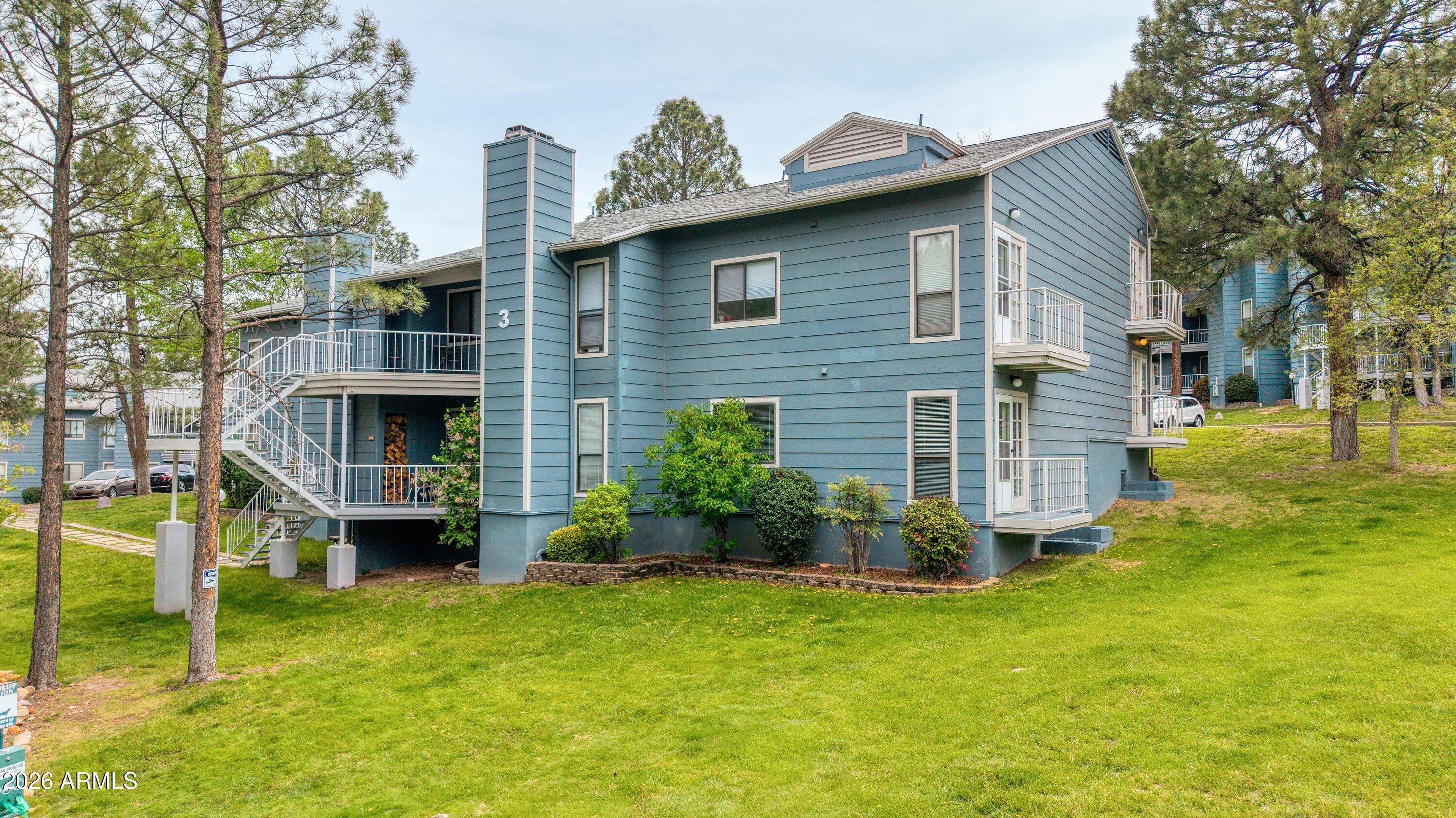 2700 S White Mountain Road 302 — photo