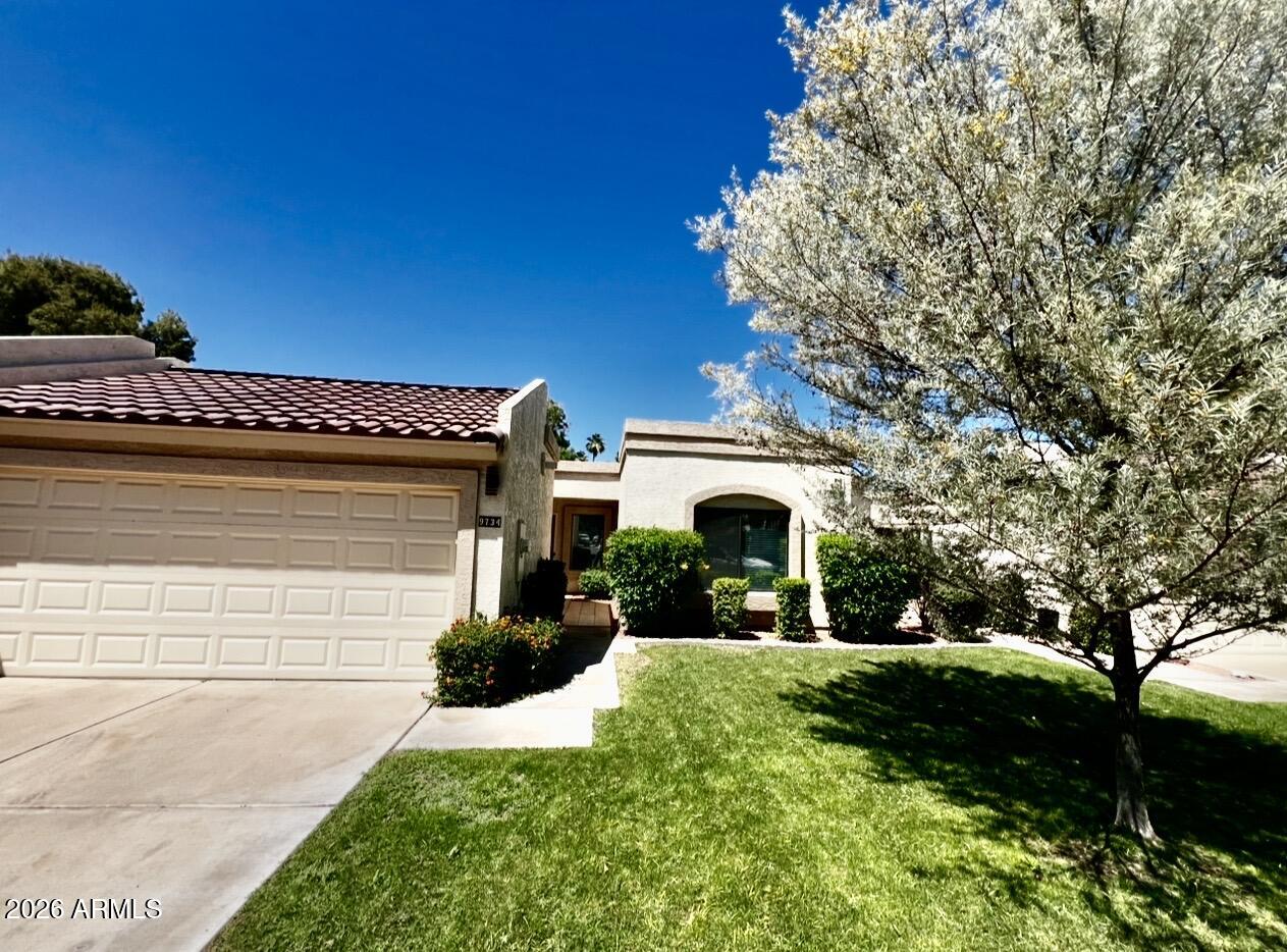 9734 W Kerry Lane — photo