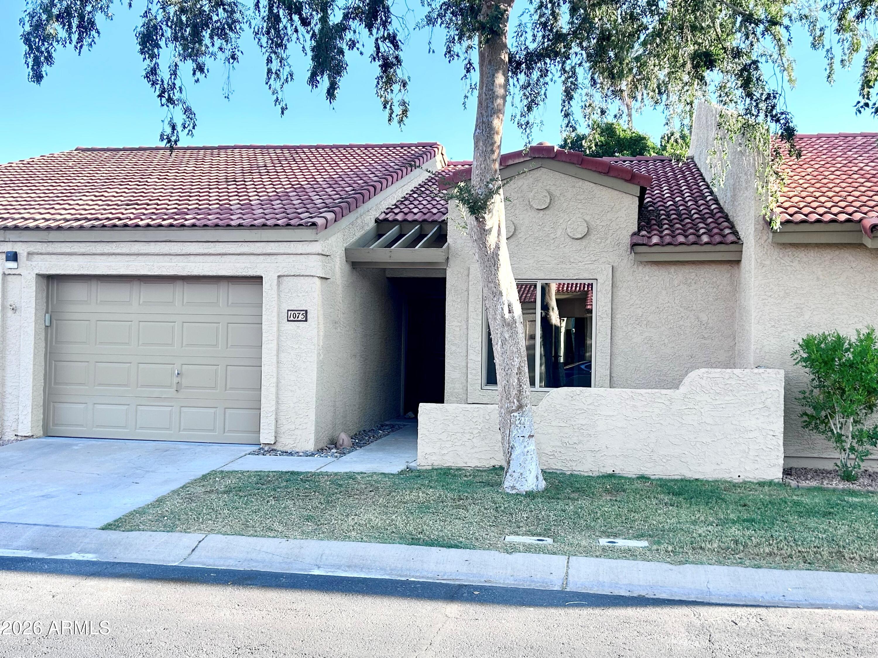1021 S Greenfield Road 1075 — photo