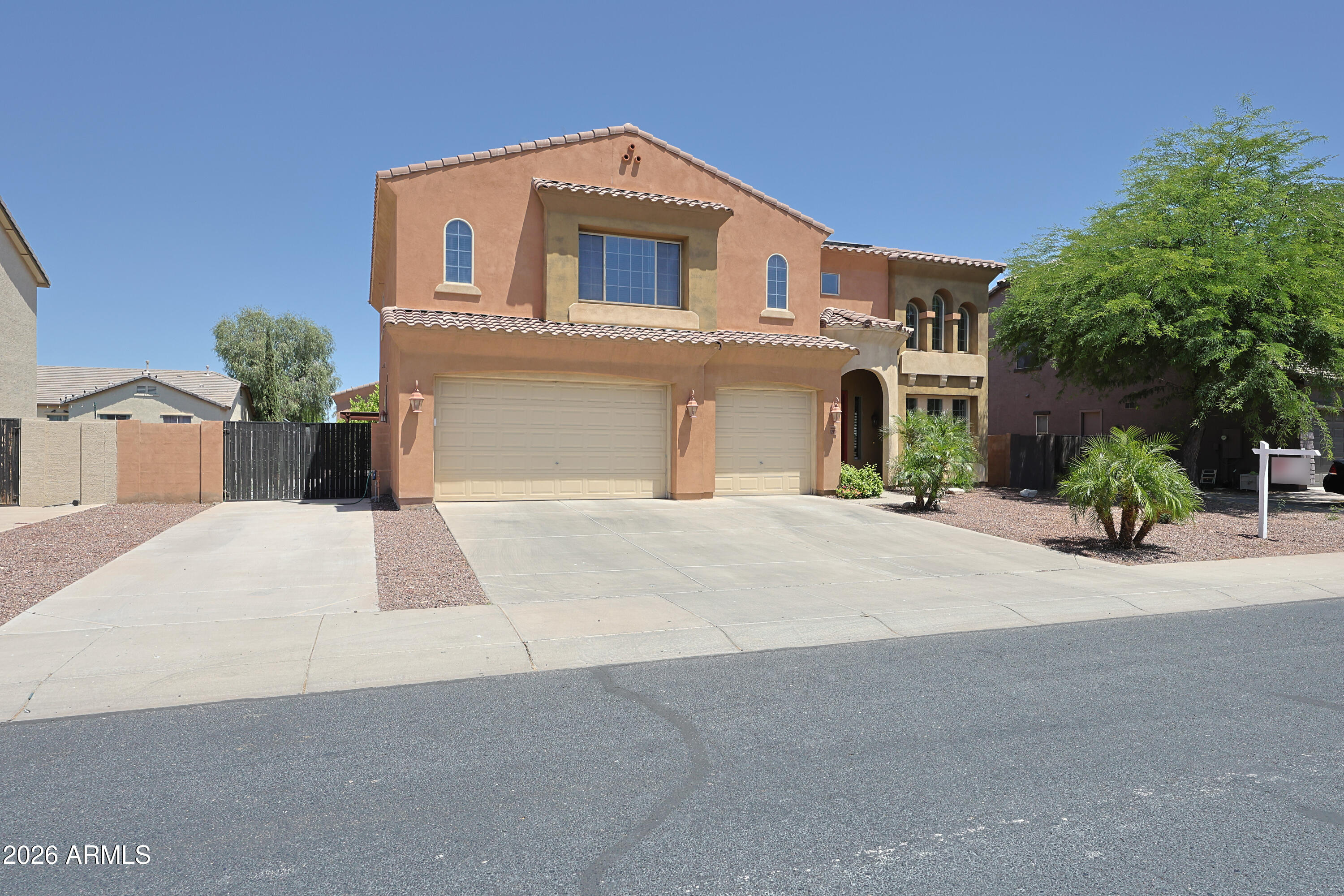 12910 W Tuckey Lane — photo