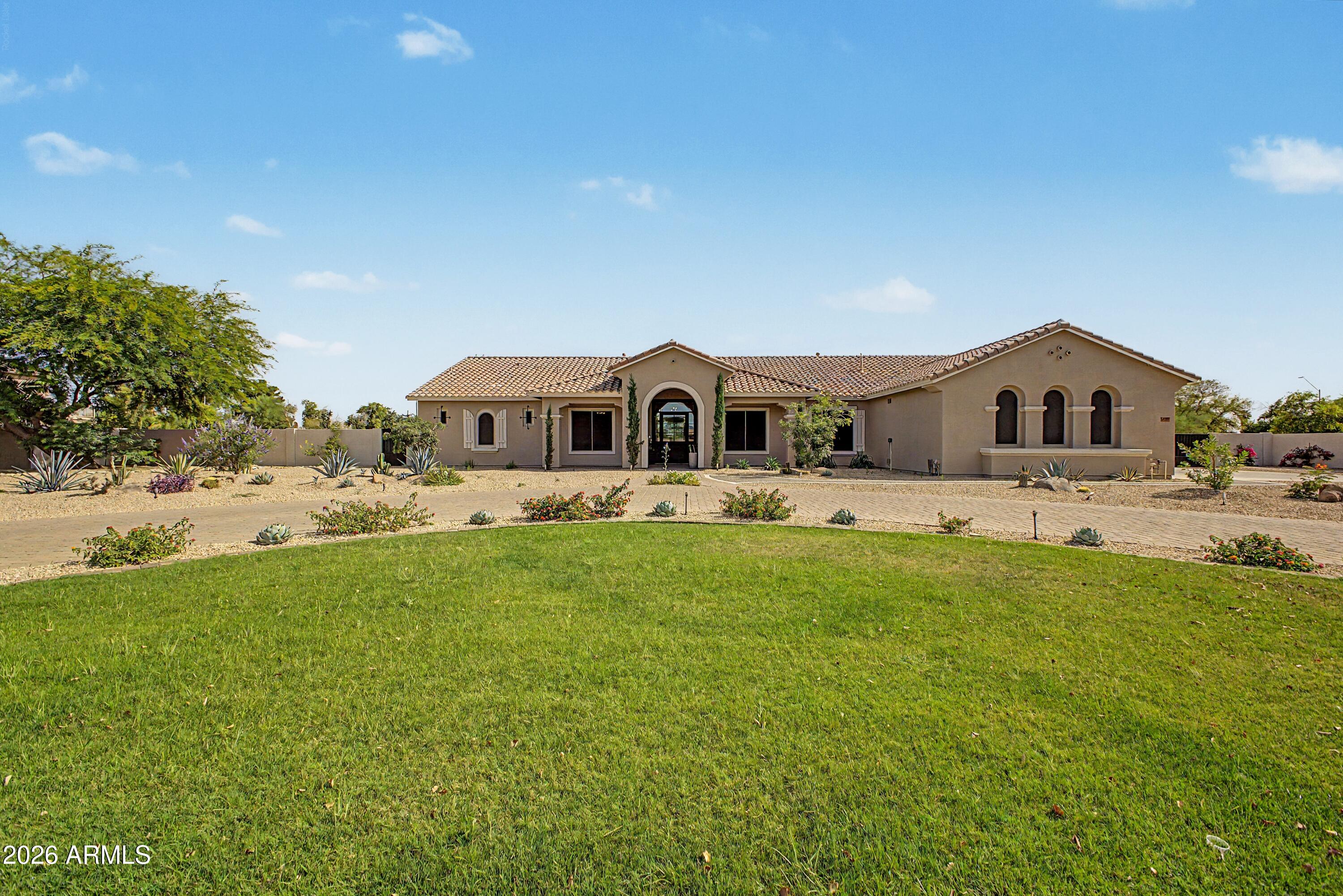 14389 W Becker Lane — photo