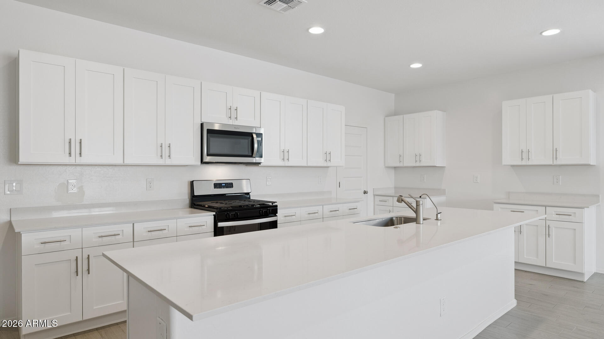 46591 W Skyline Drive — photo