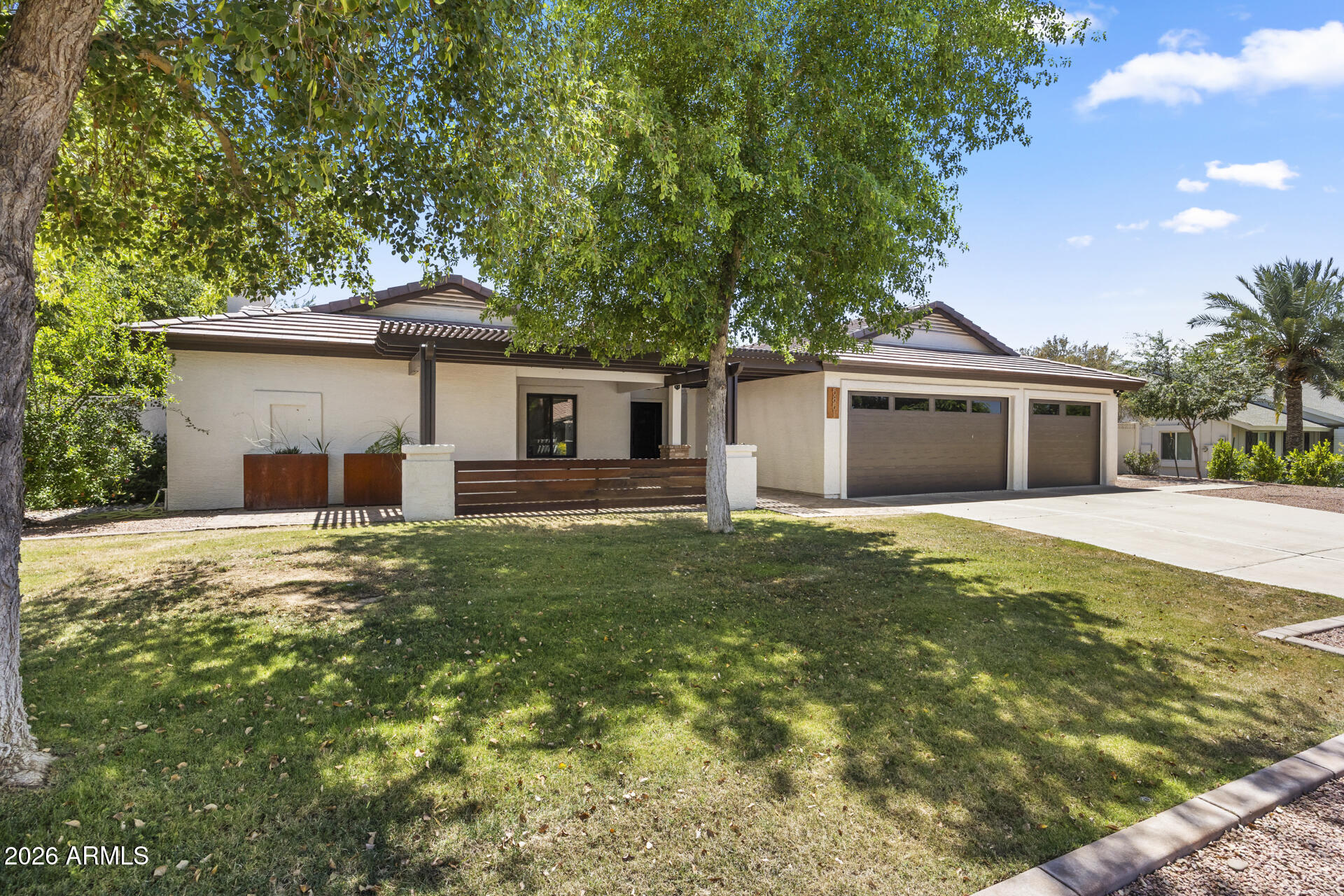 5851 E Waltann Lane — photo