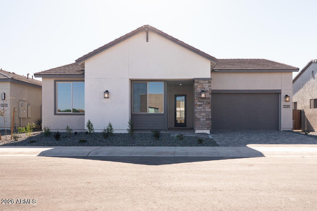 2589 E Alfonso Drive — photo