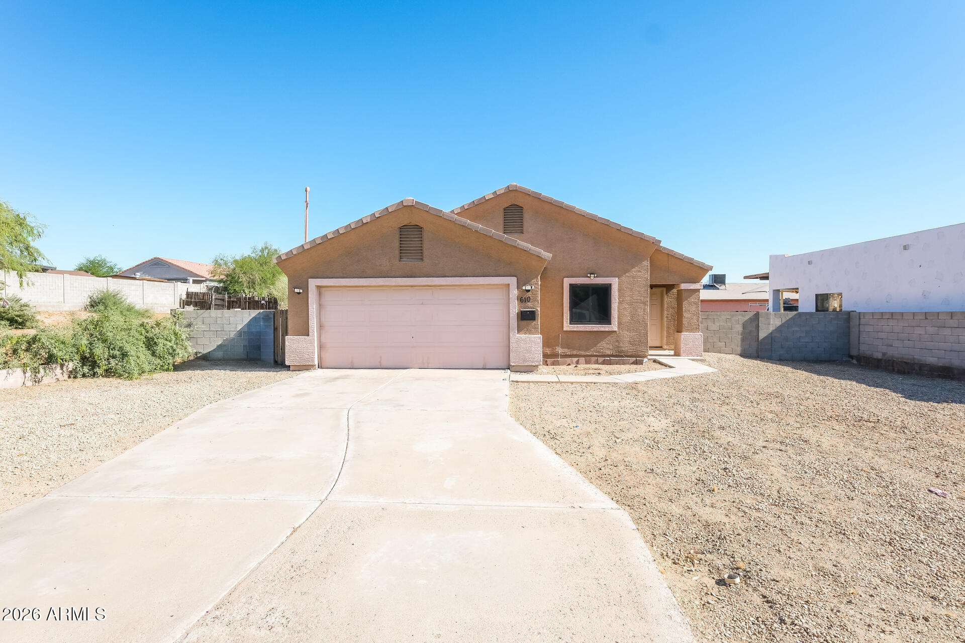 610 E Dee Street — photo