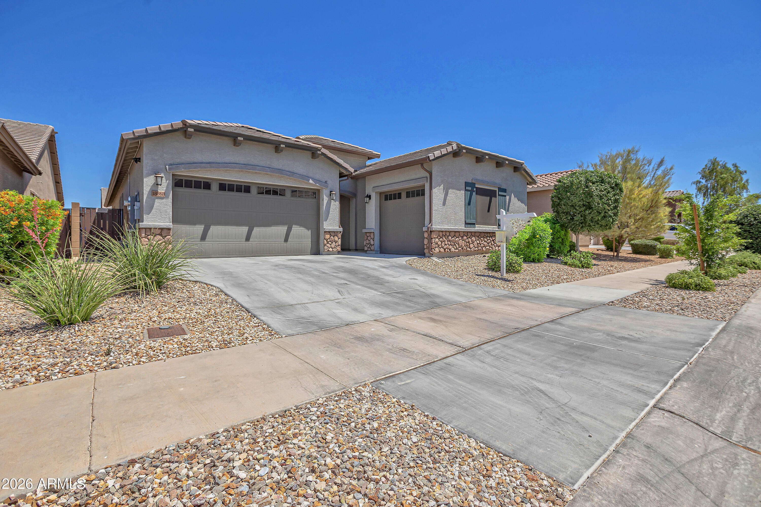 18868 W Laurel Lane — photo