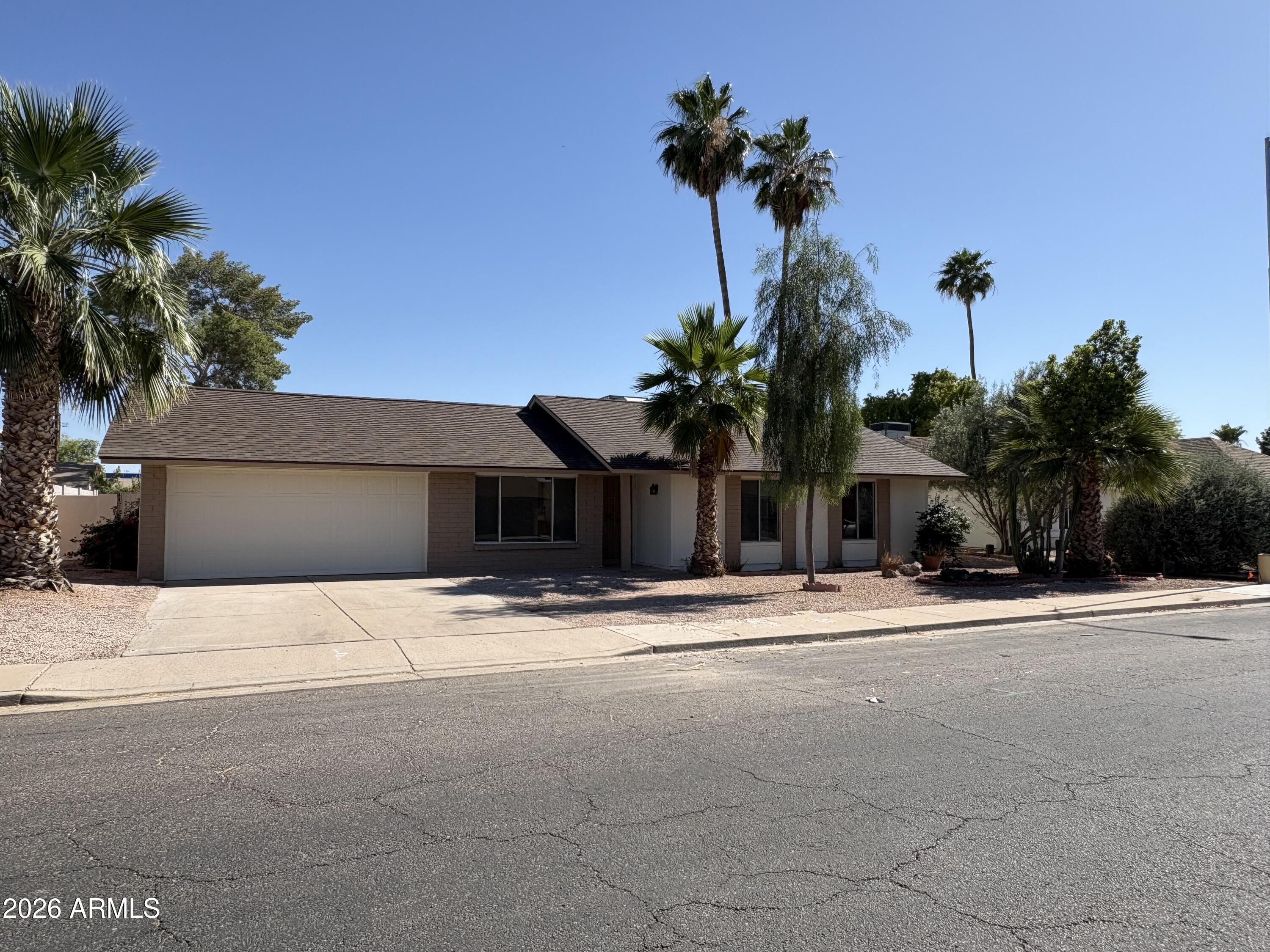 1521 W Nopal Avenue — photo