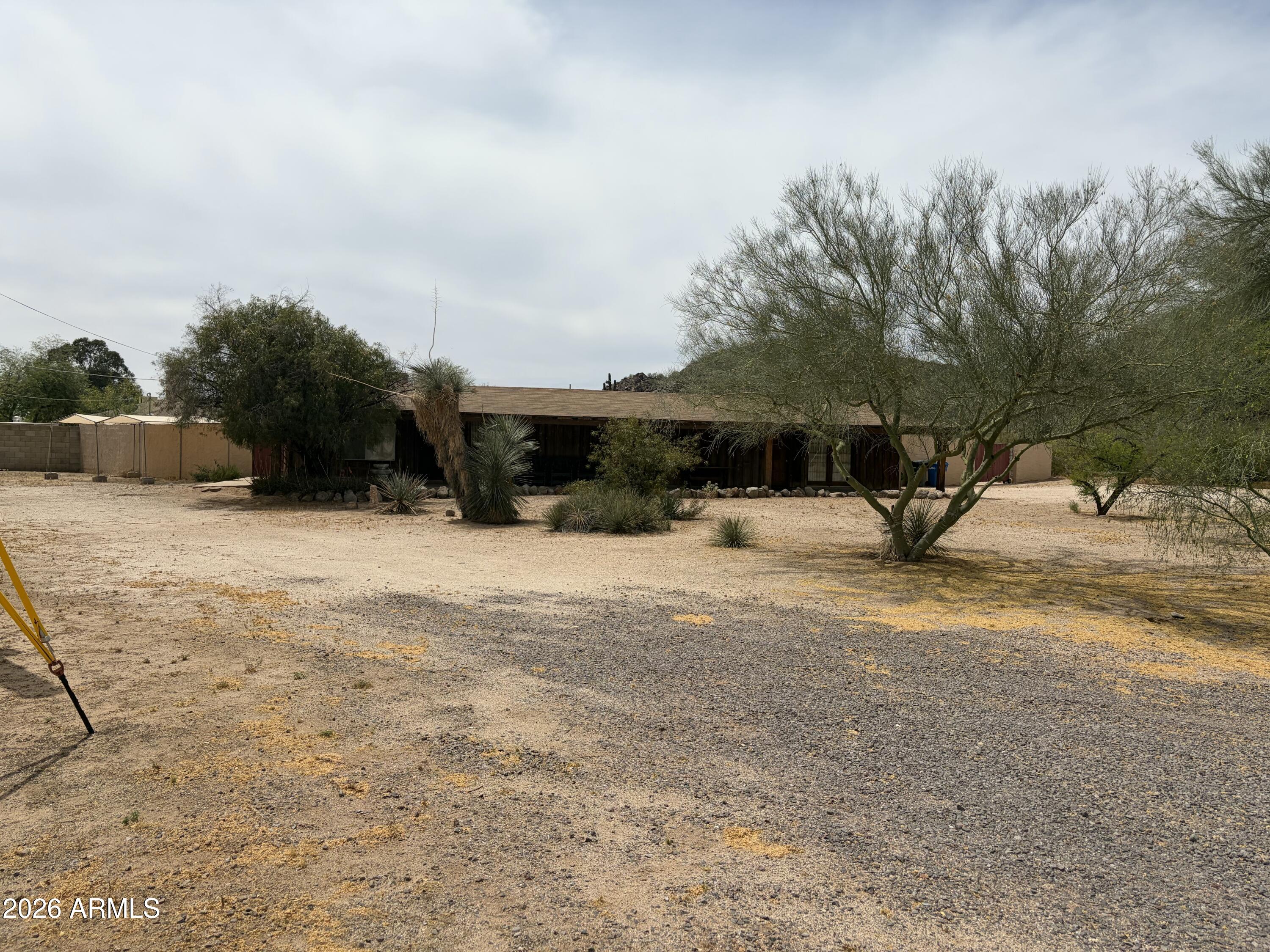 2105 E Lone Cactus Drive — photo