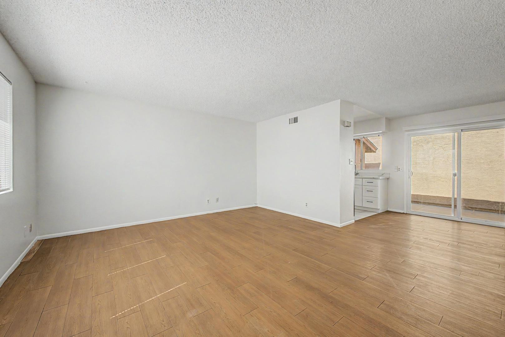 2605 E Lemon Street — photo