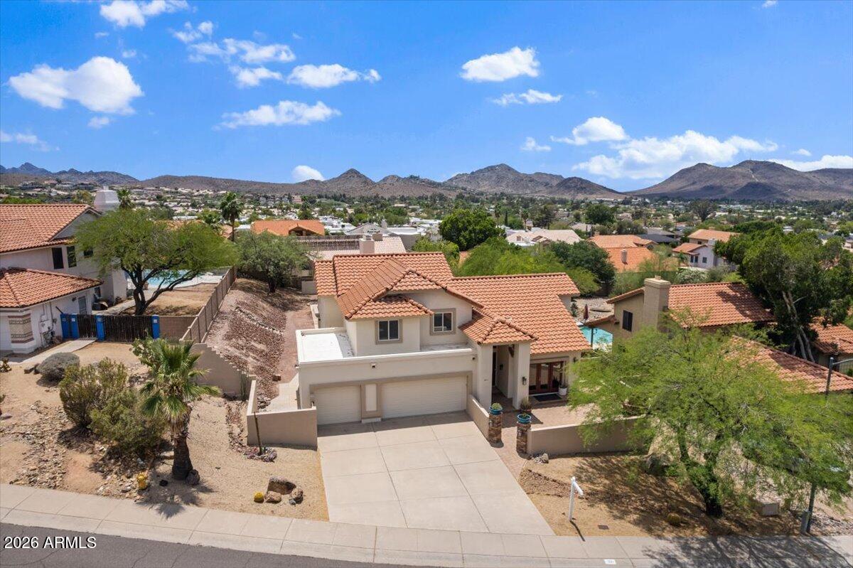 1221 E Claire Drive — photo