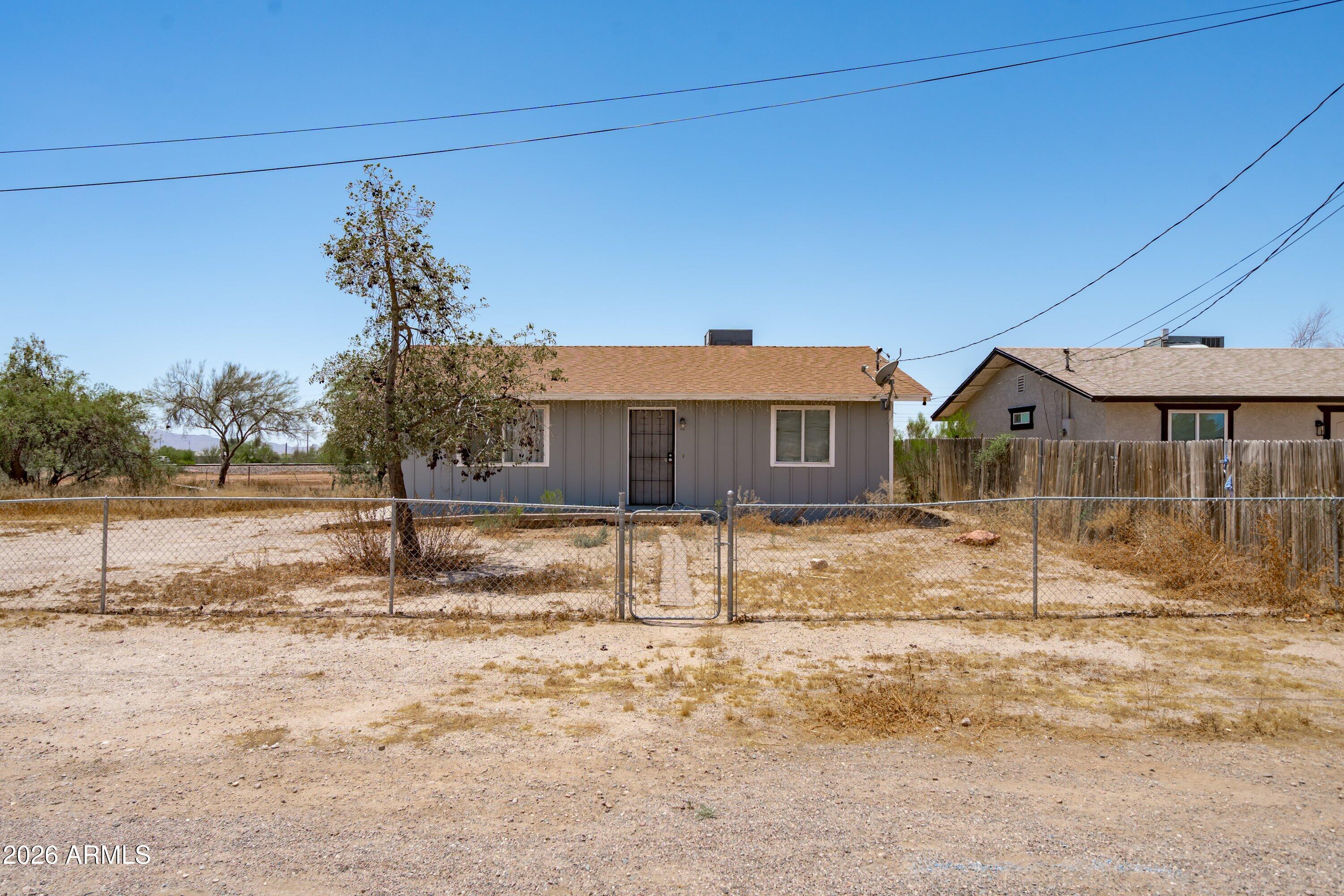 21701 W Griffin Avenue — photo