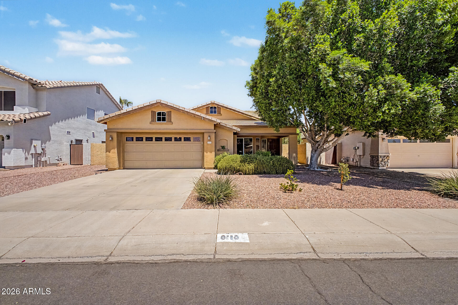 8118 W Harmony Lane — photo