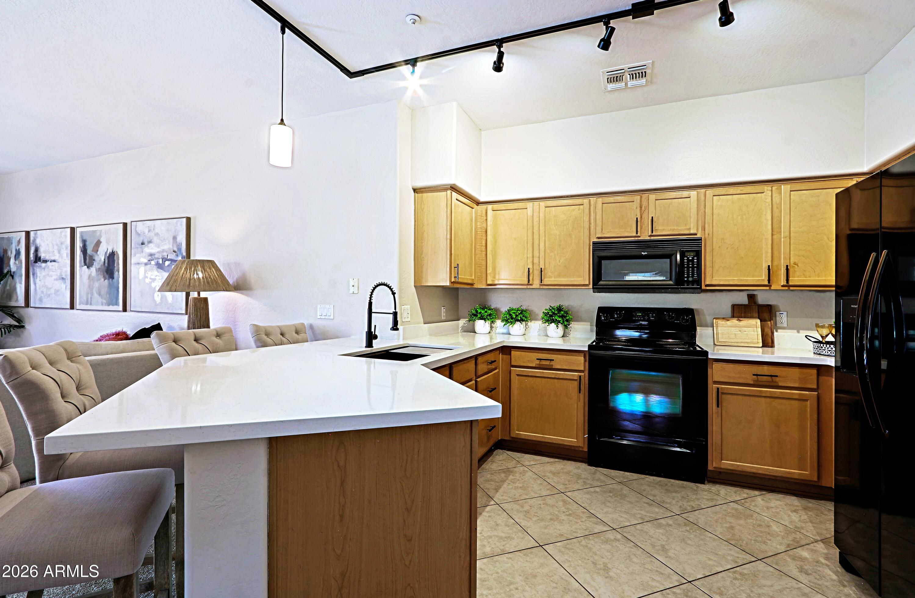 525 N Miller Road 207 — photo