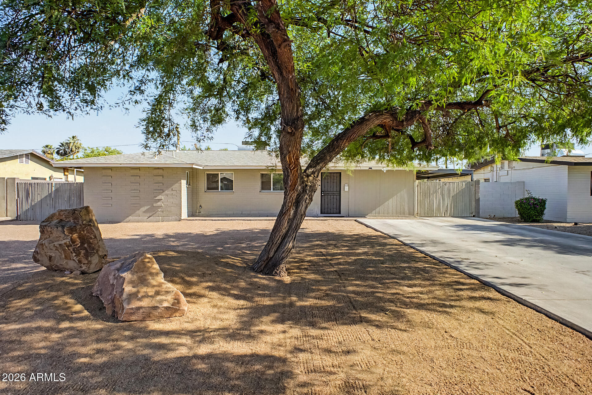 515 E Vista Del Cerro Drive — photo