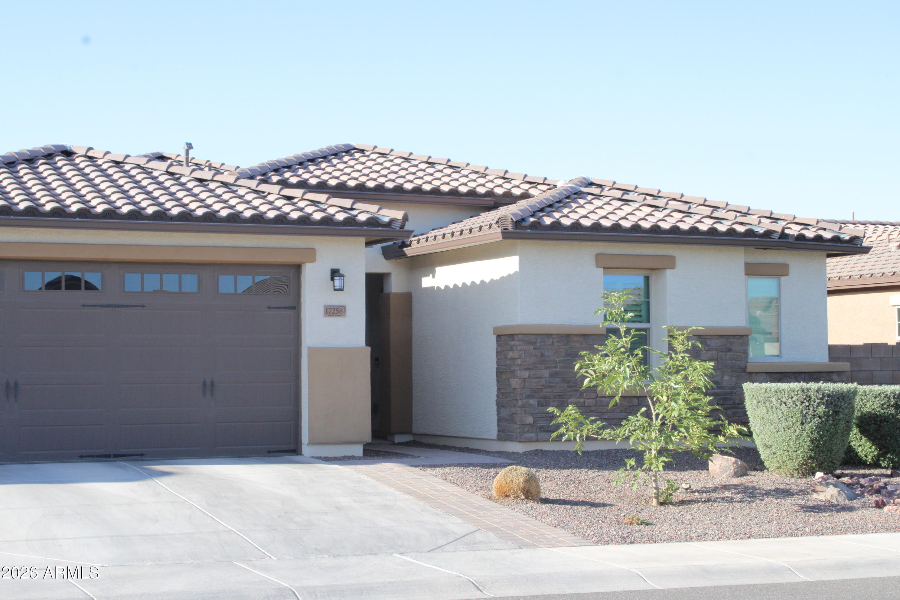 17258 W Seldon Lane — photo