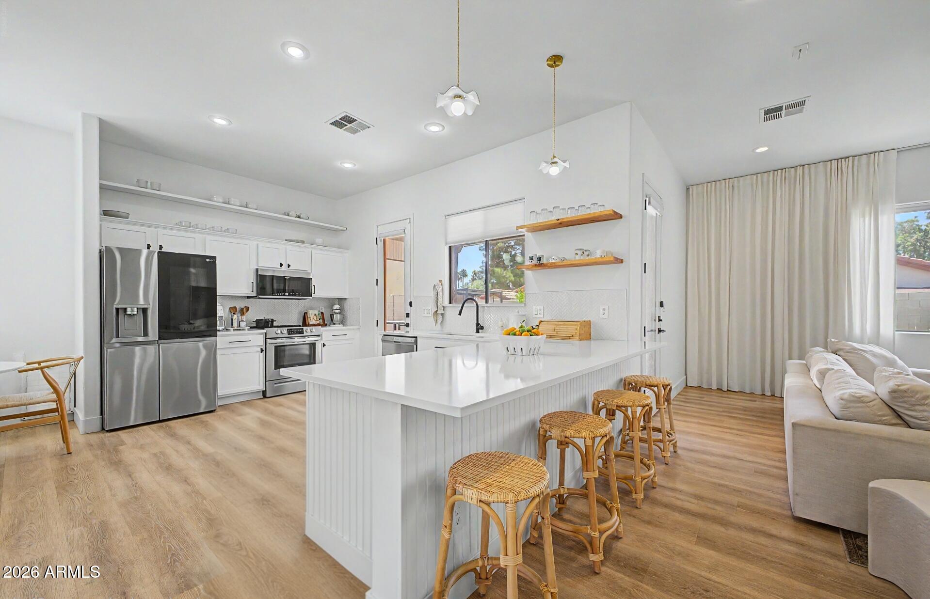 1535 E Kings Court — photo