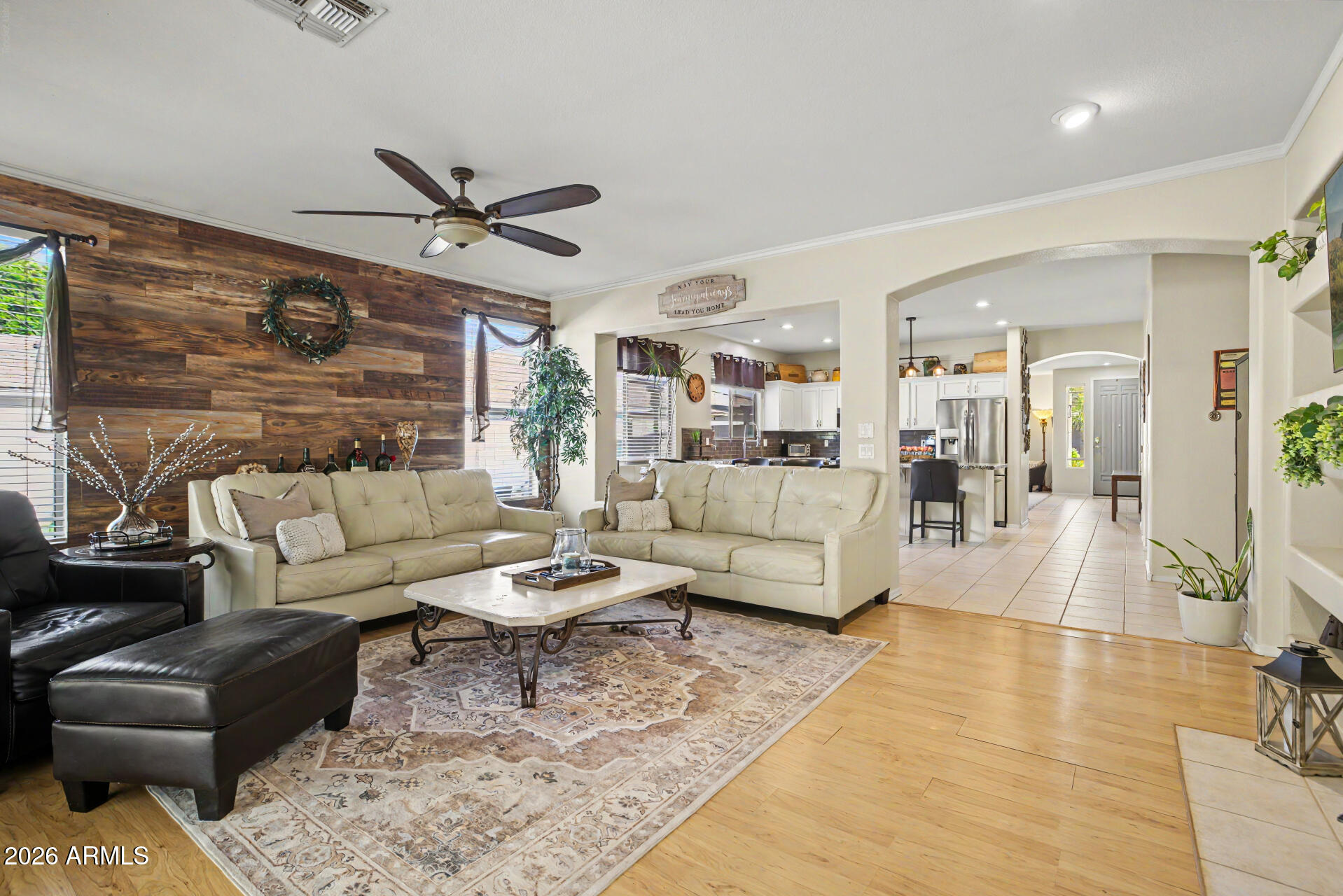 1624 W Nighthawk Way — photo