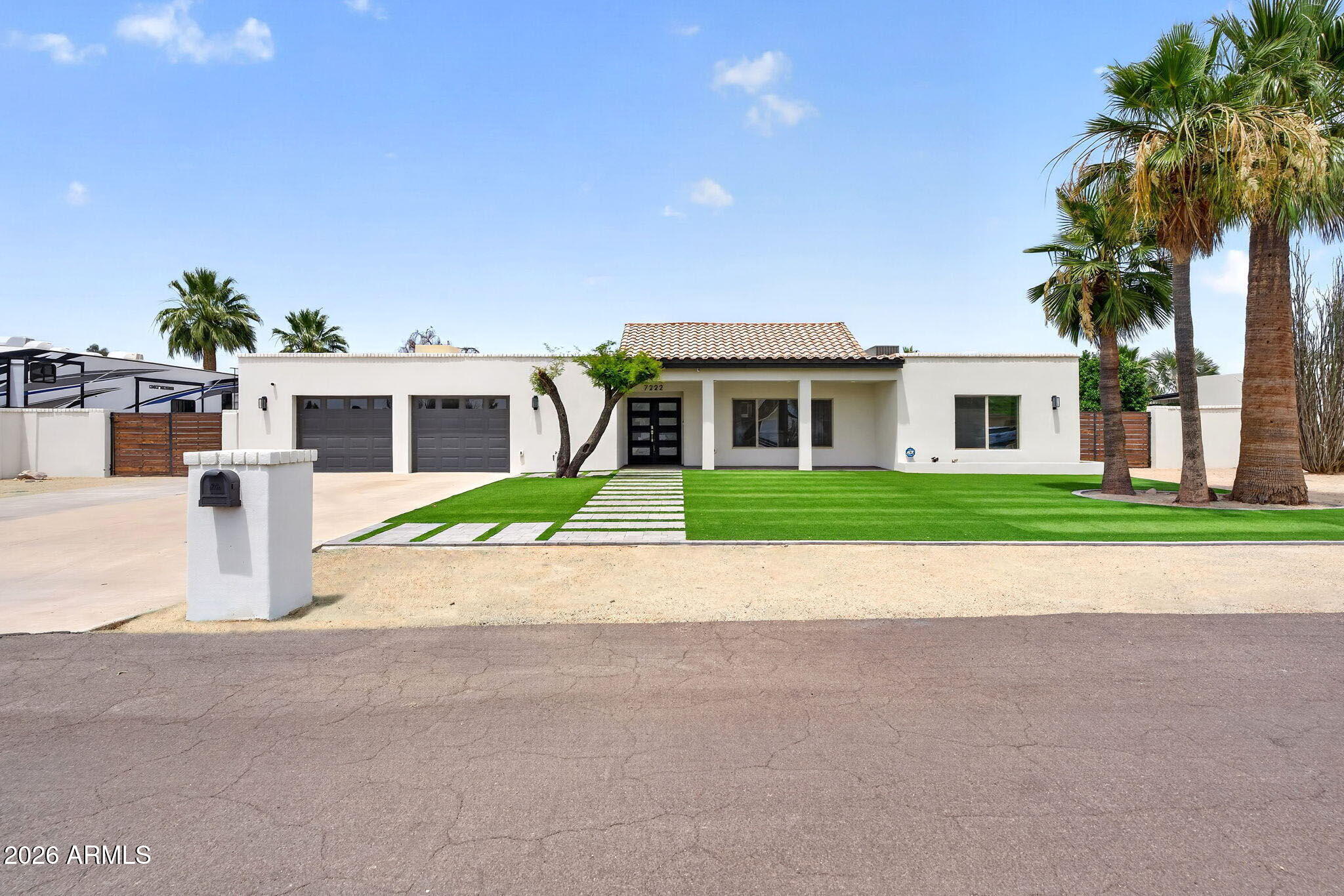 7222 W John Cabot Road — photo